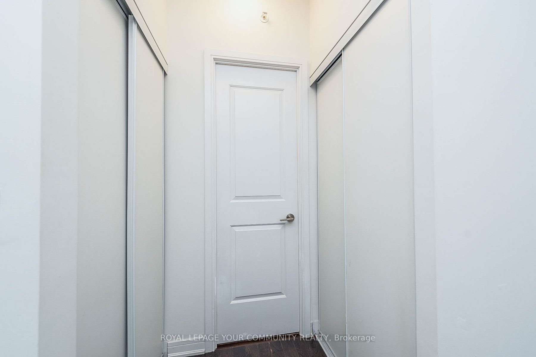 9199 Yonge St, #404