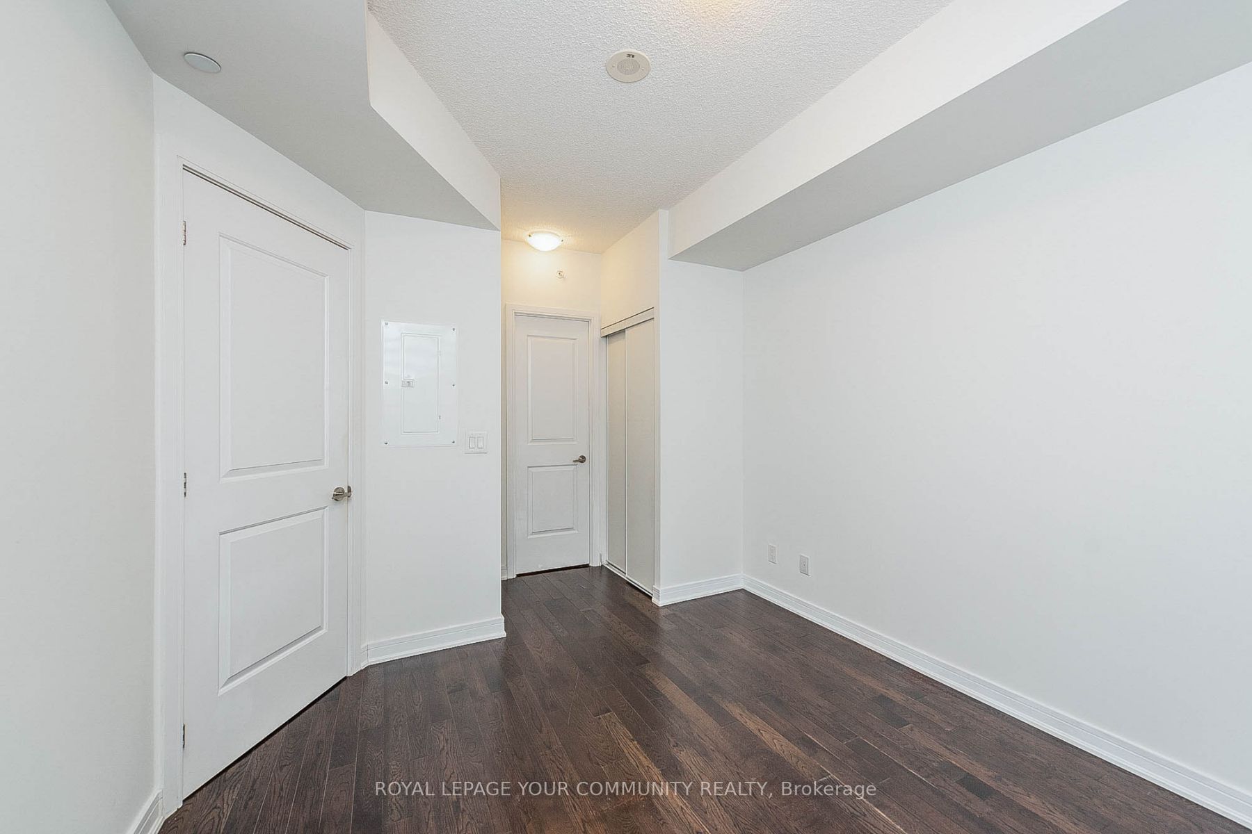 9199 Yonge St, #404