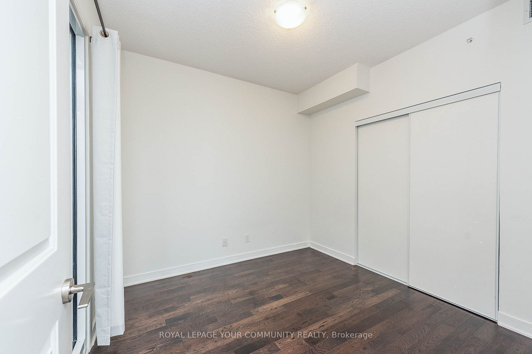 9199 Yonge St, #404