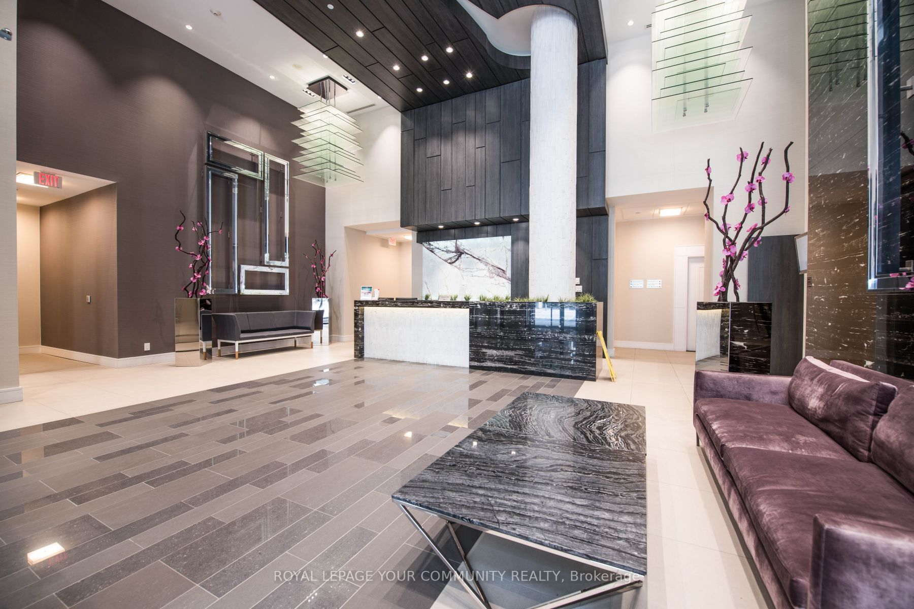 9199 Yonge St, #404
