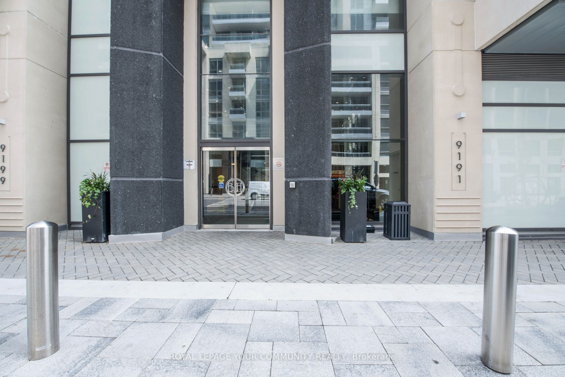 9199 Yonge St, #404