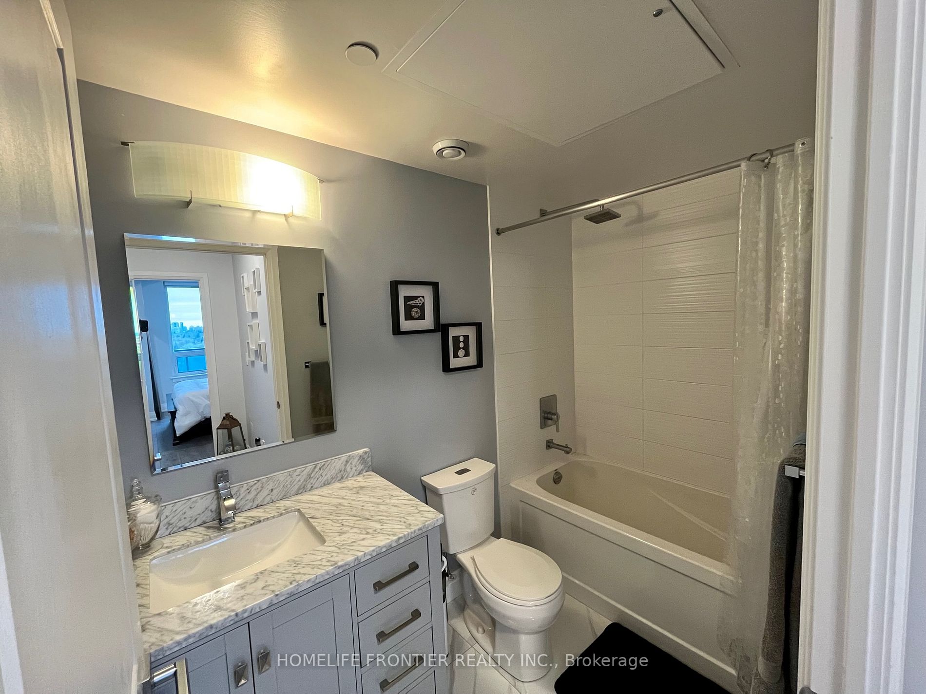 7165 Yonge St E, #907