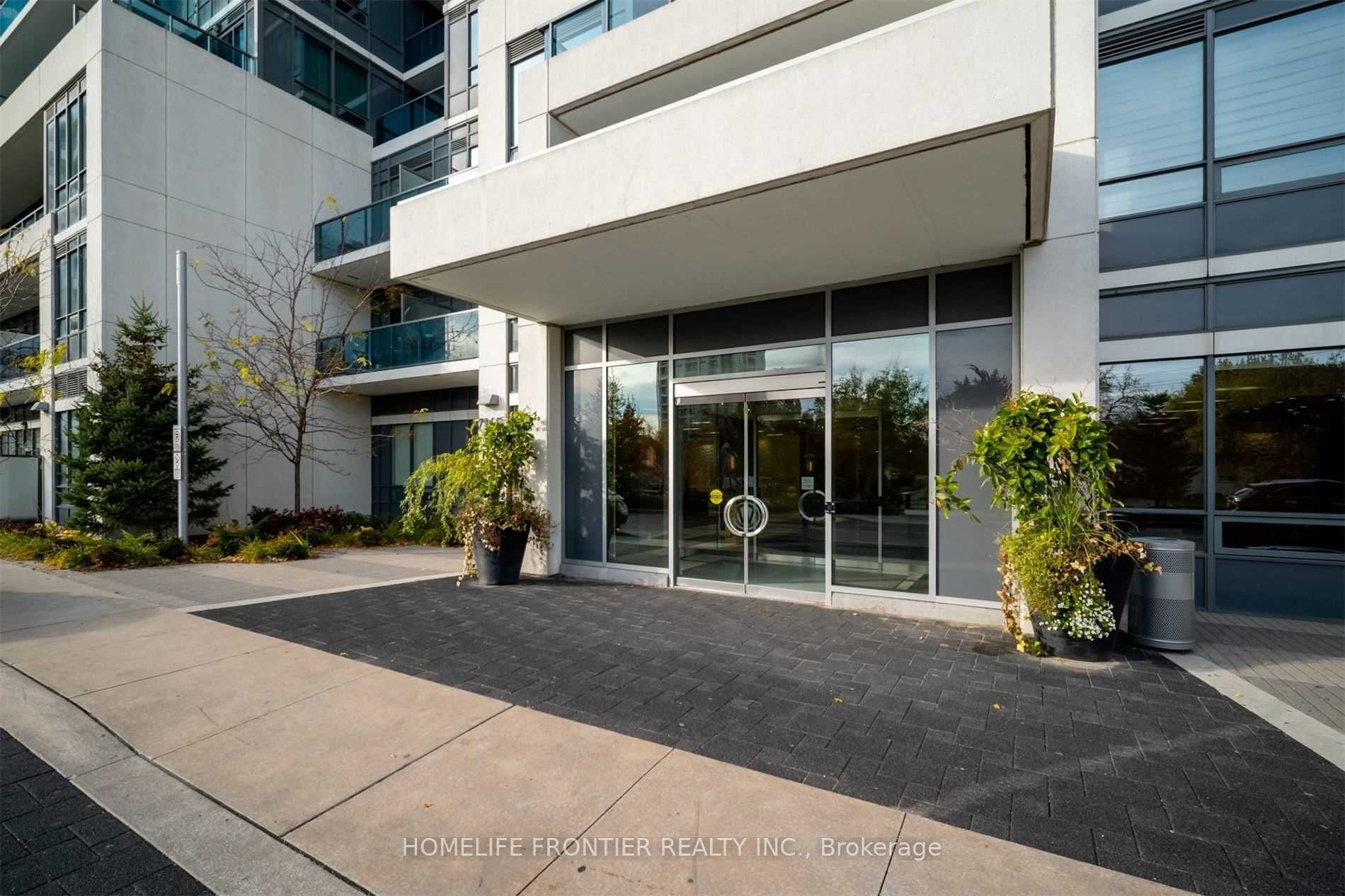 7165 Yonge St E, #907