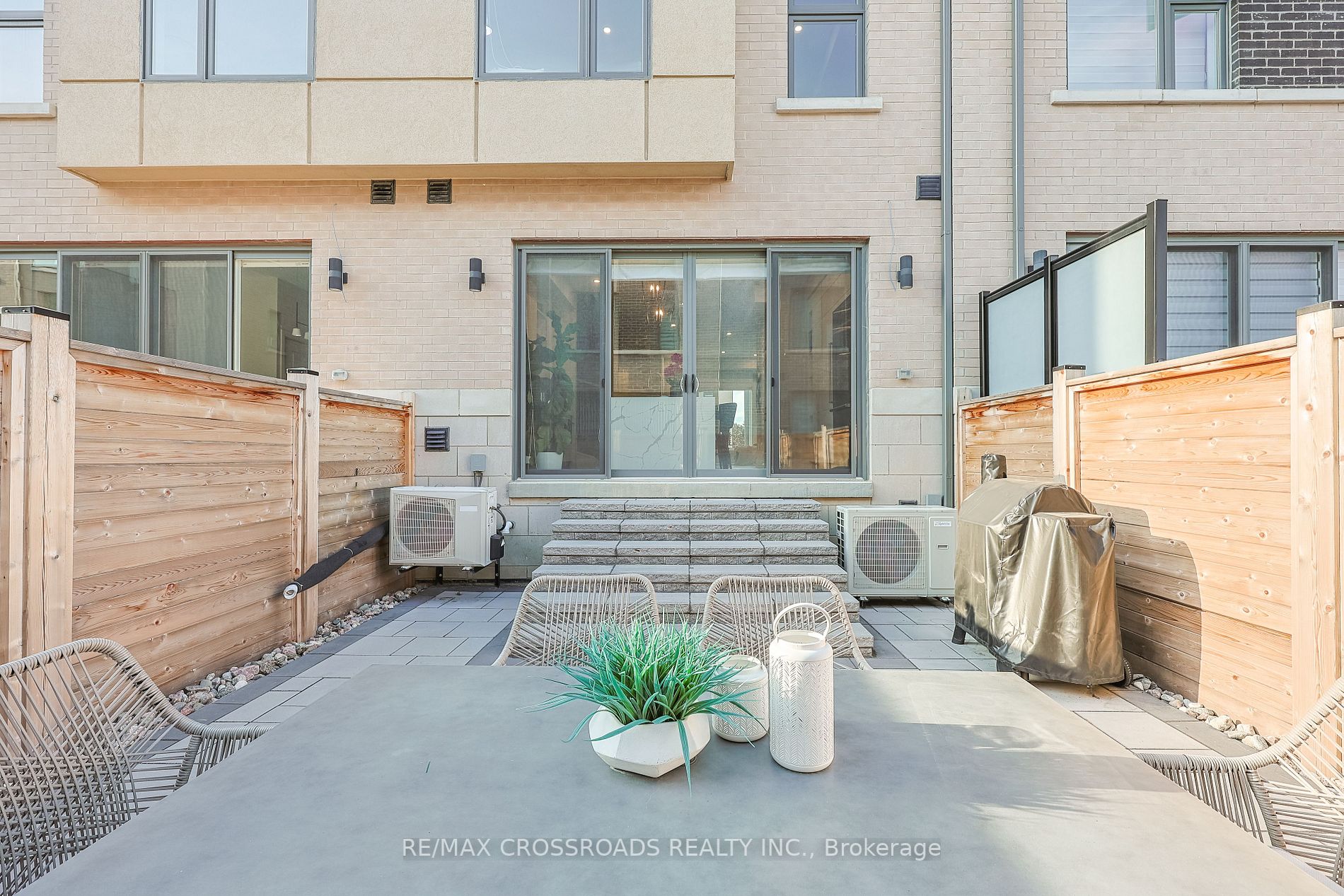 207 Smallwood Circ