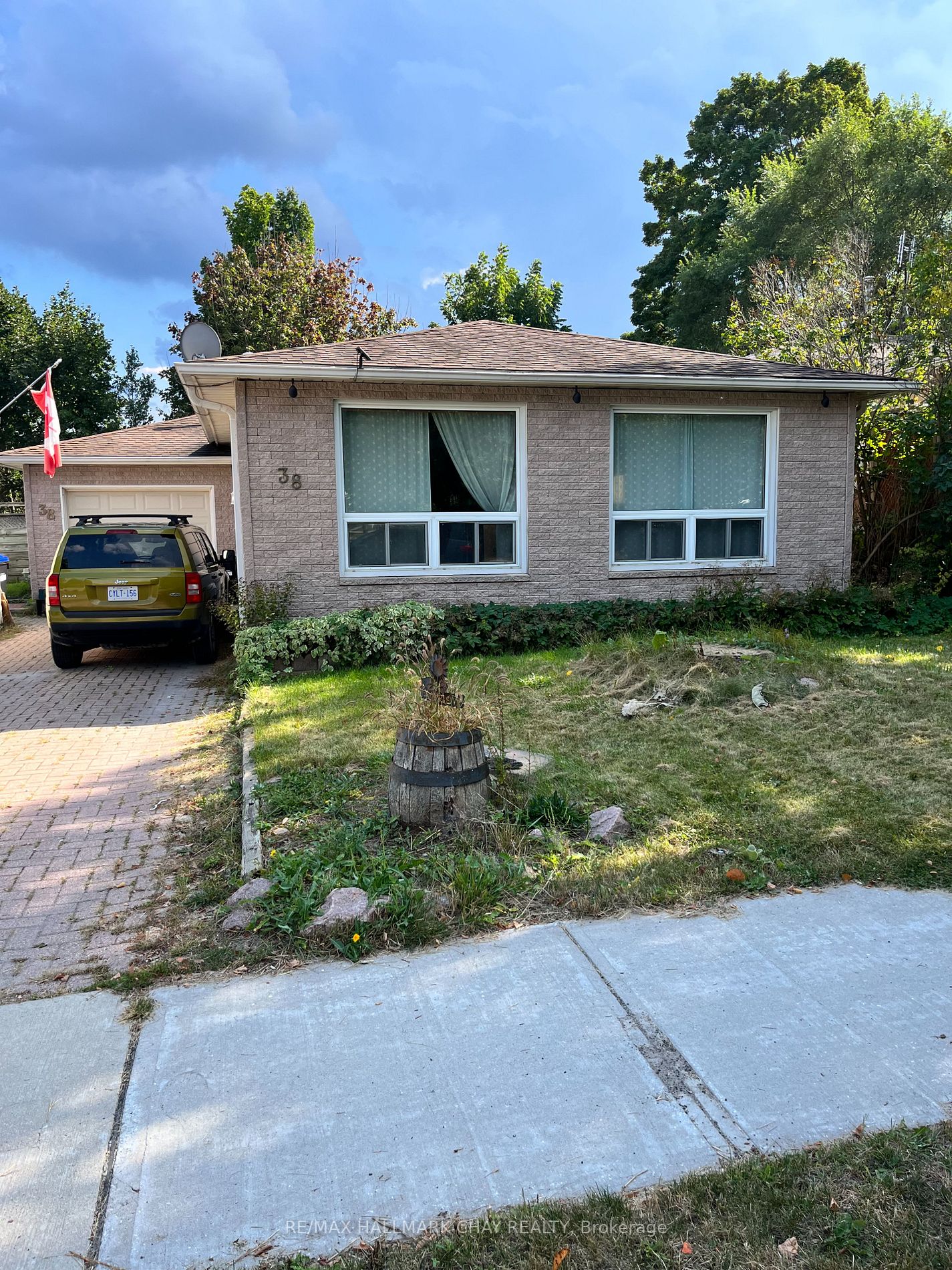 38 Valleyview Cres