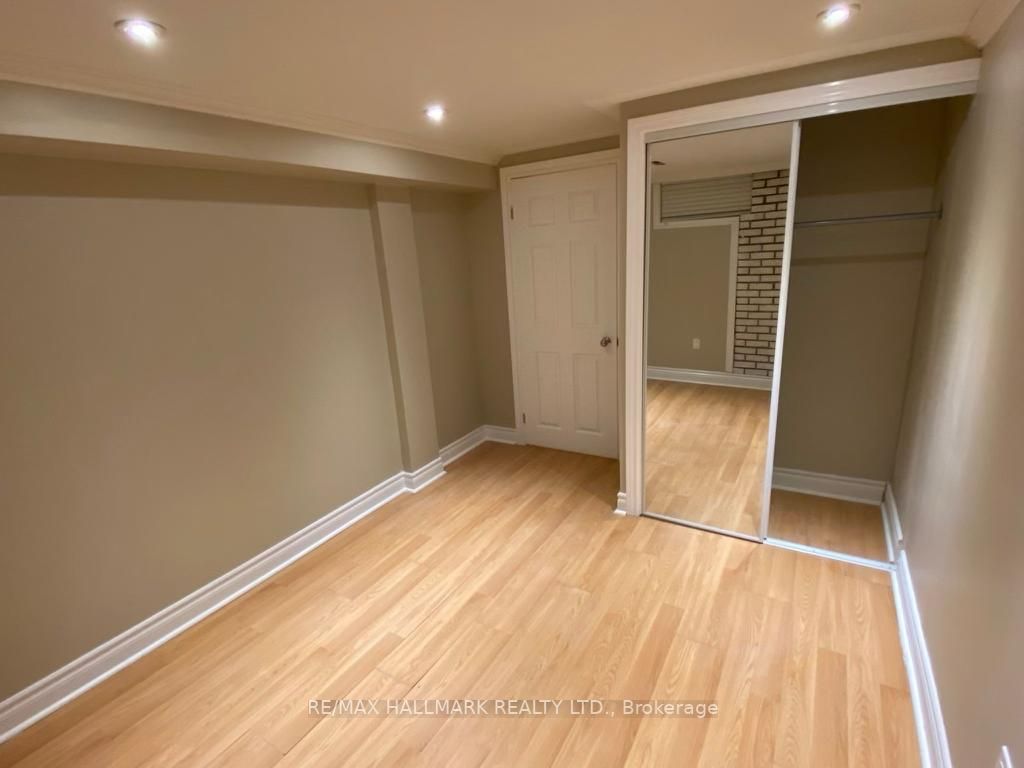 24 Hillview Dr, #Bsmnt 2