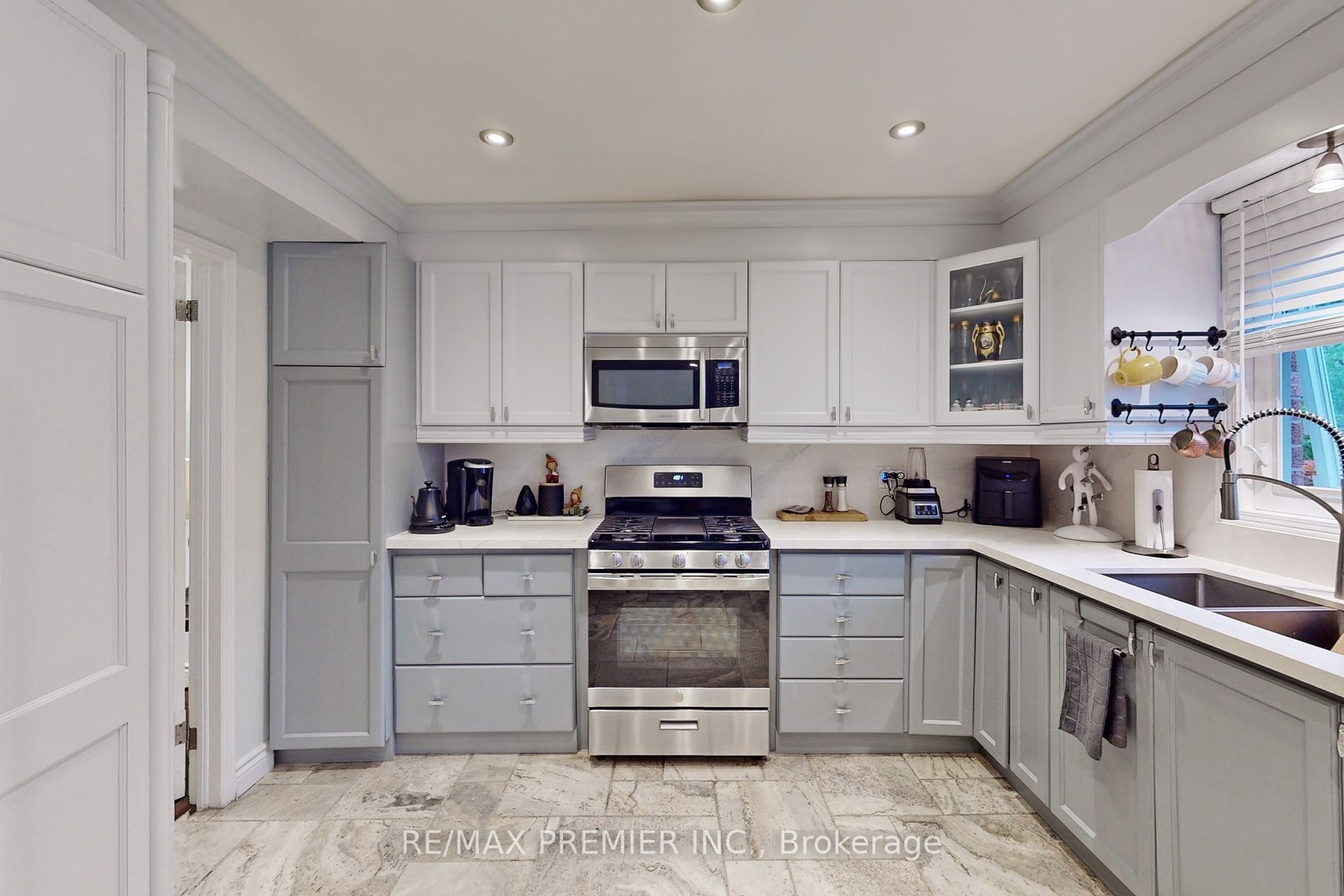 43 Attridge Dr