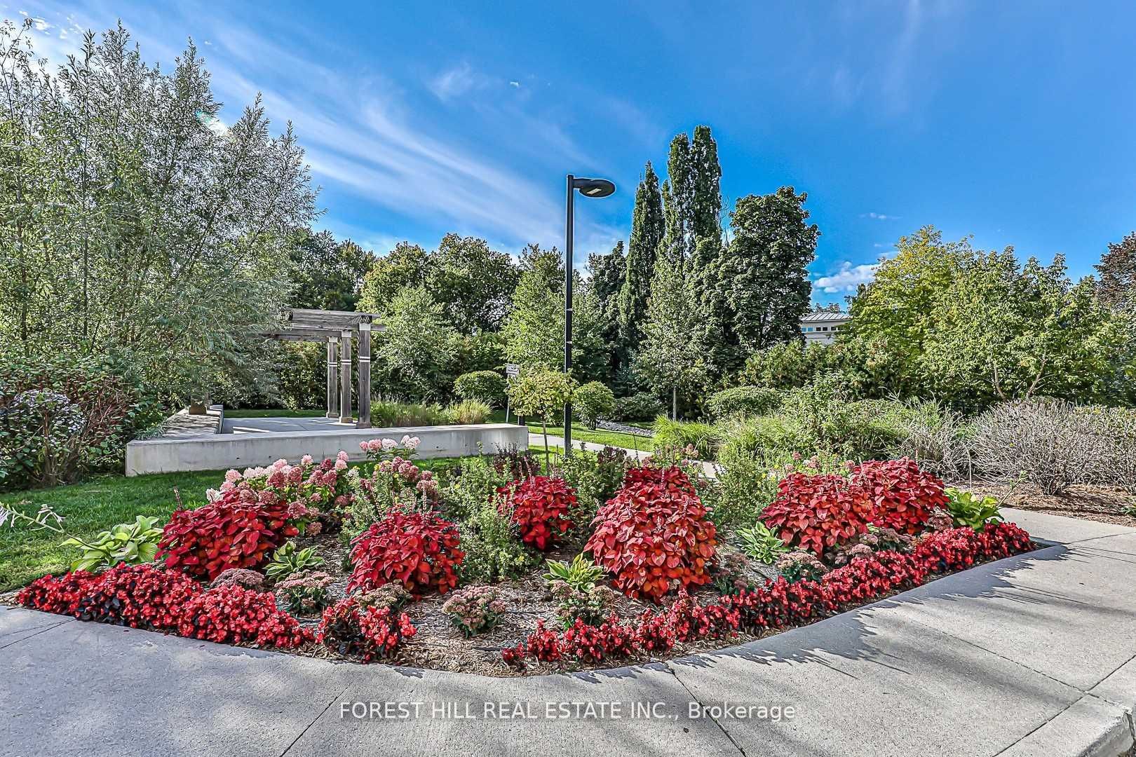 7608 Yonge St, #613