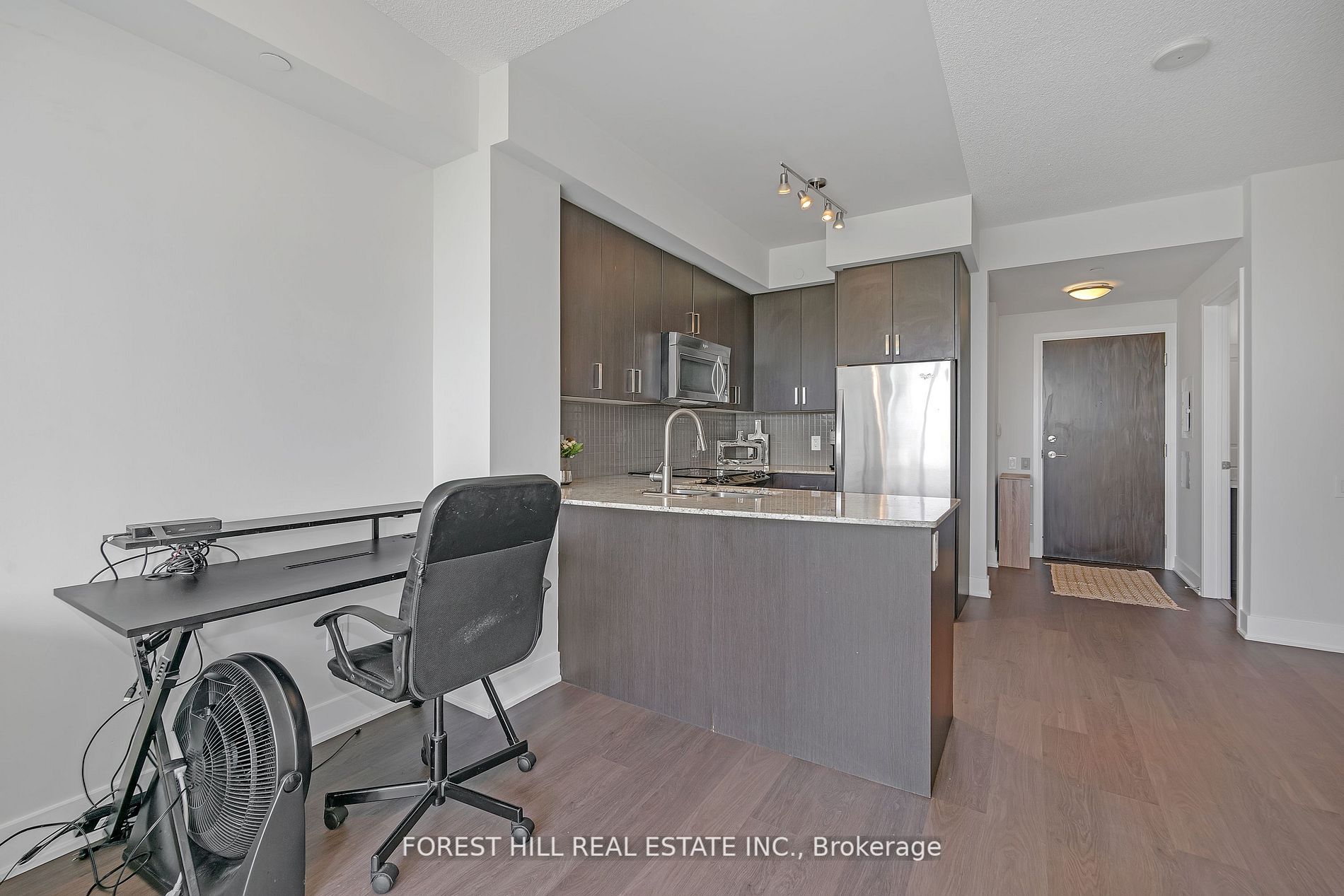 7608 Yonge St, #613