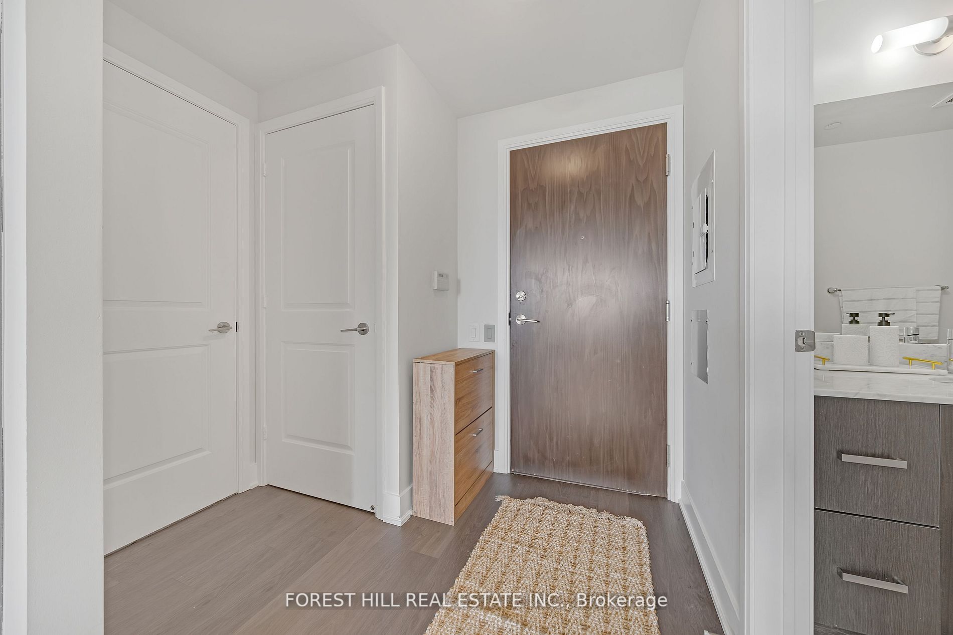 7608 Yonge St, #613