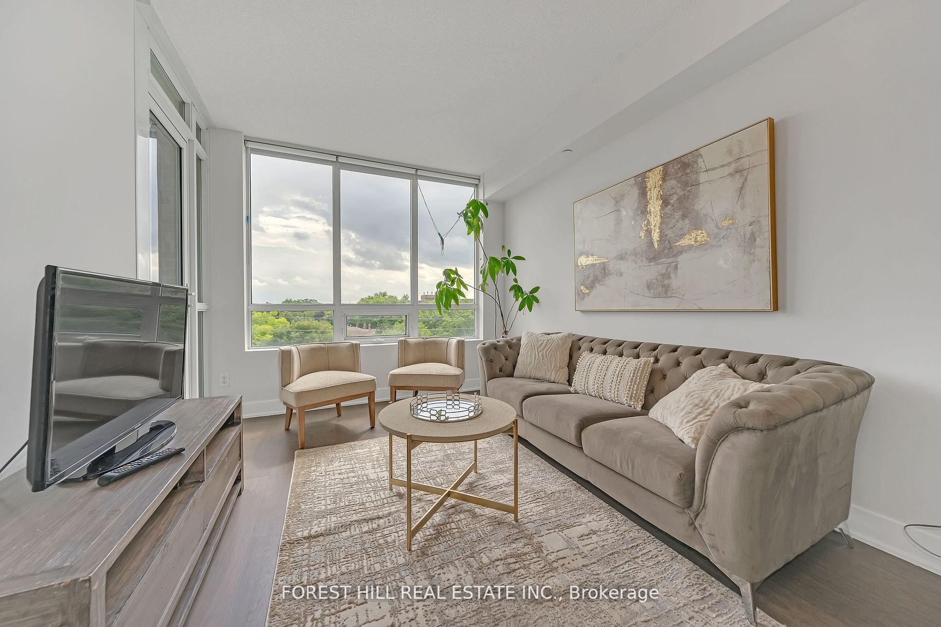 7608 Yonge St, #613