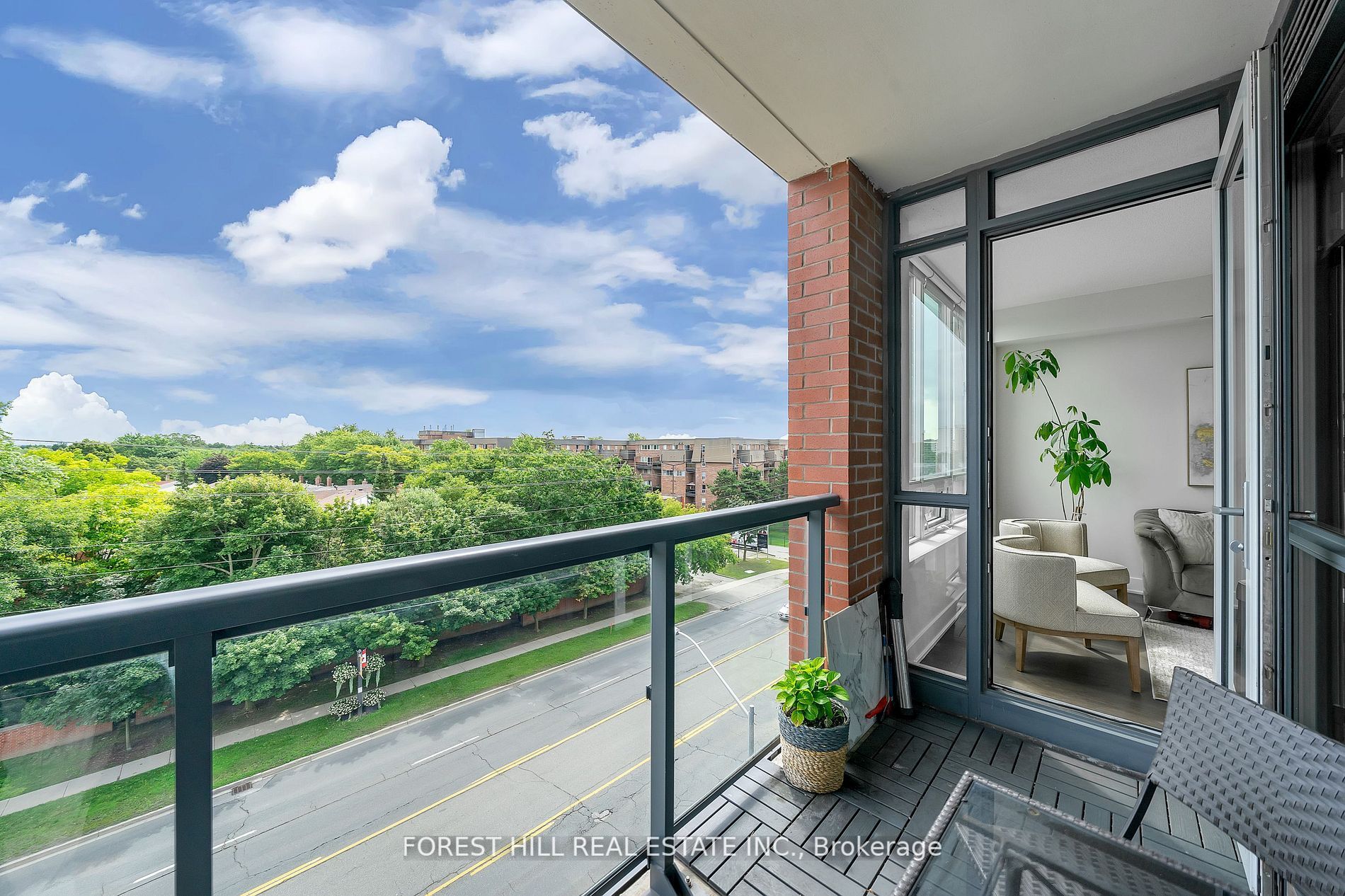 7608 Yonge St, #613