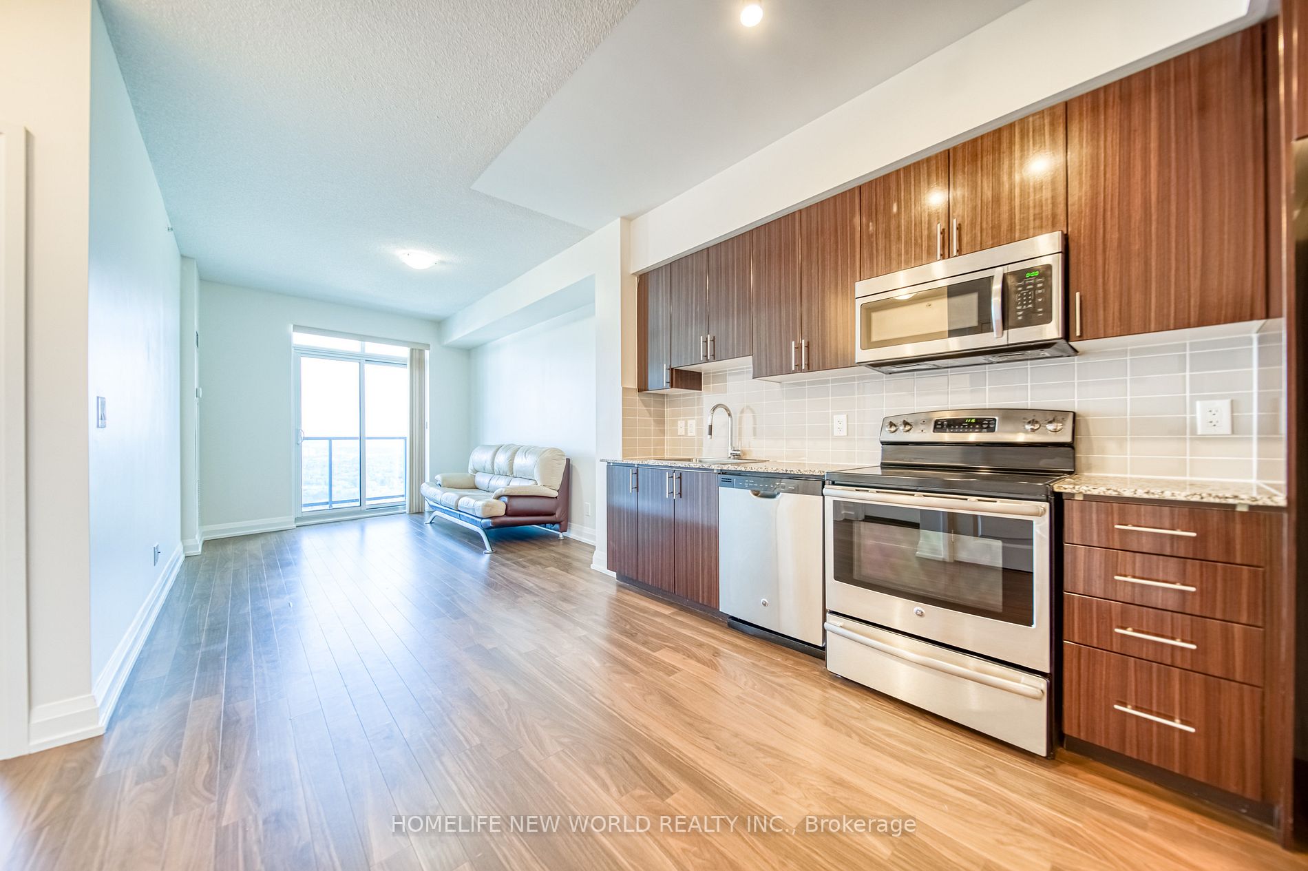 7171 Yonge Street, #2706