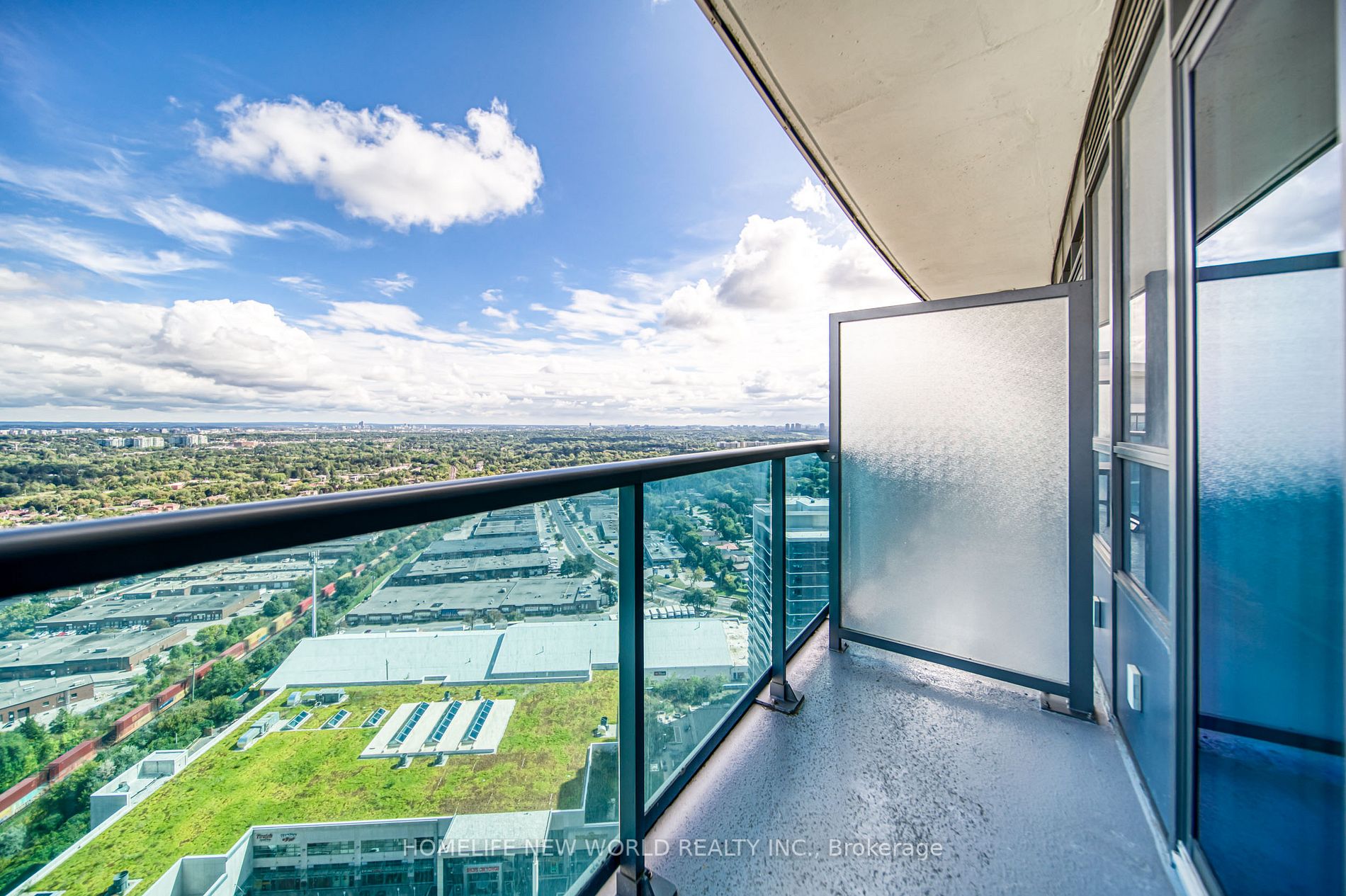 7171 Yonge Street, #2706