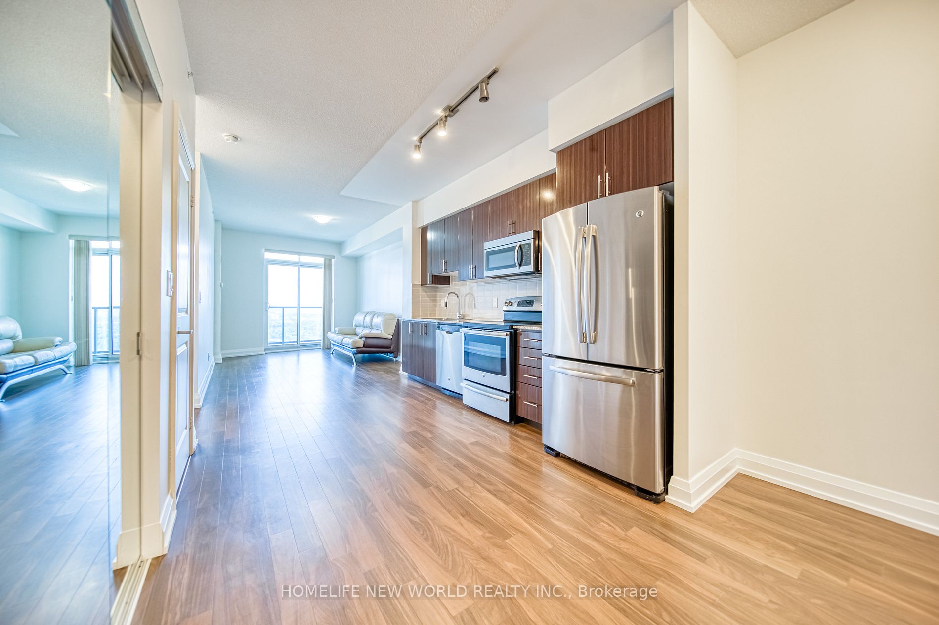 7171 Yonge Street, #2706