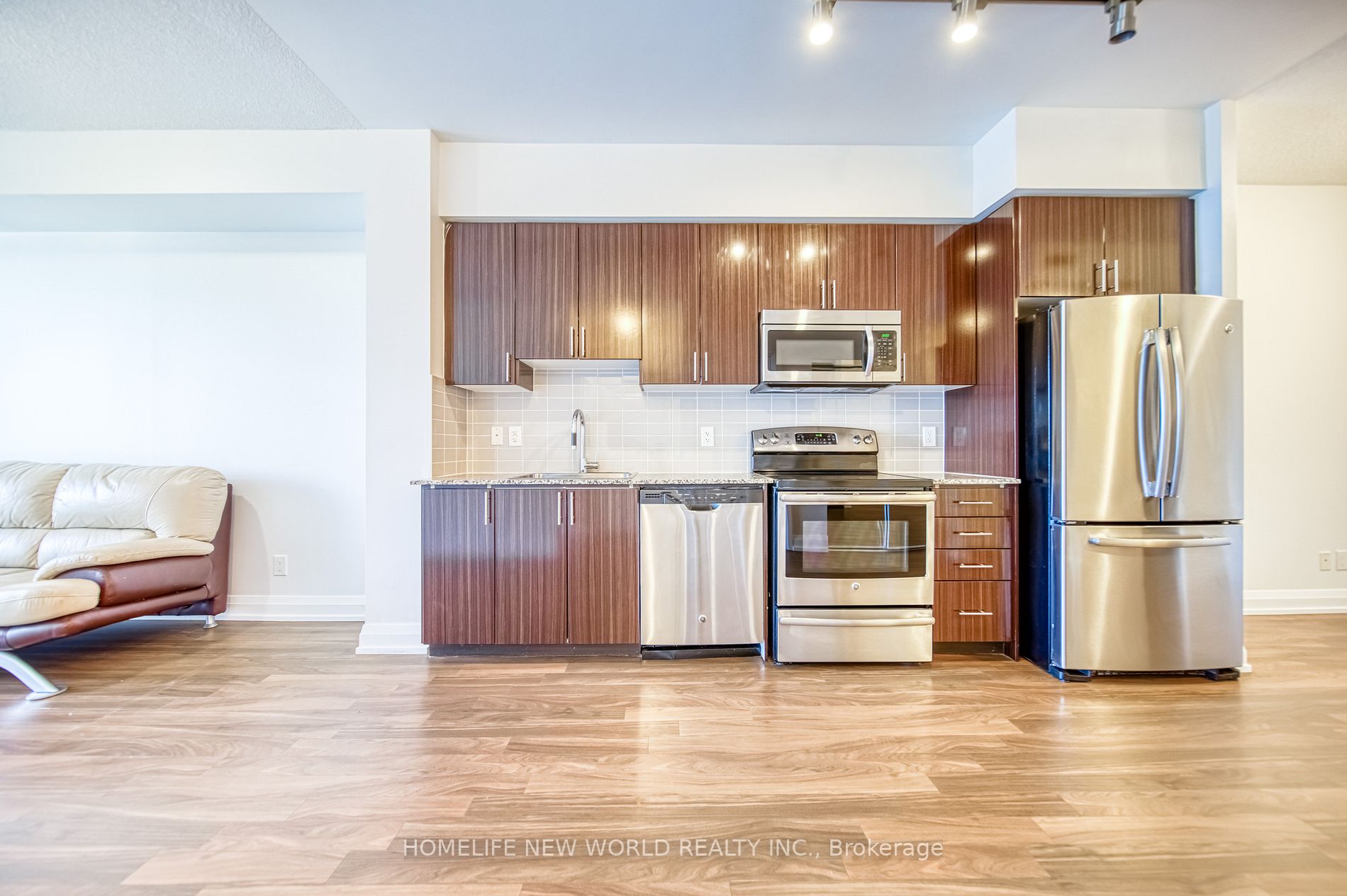 7171 Yonge Street, #2706