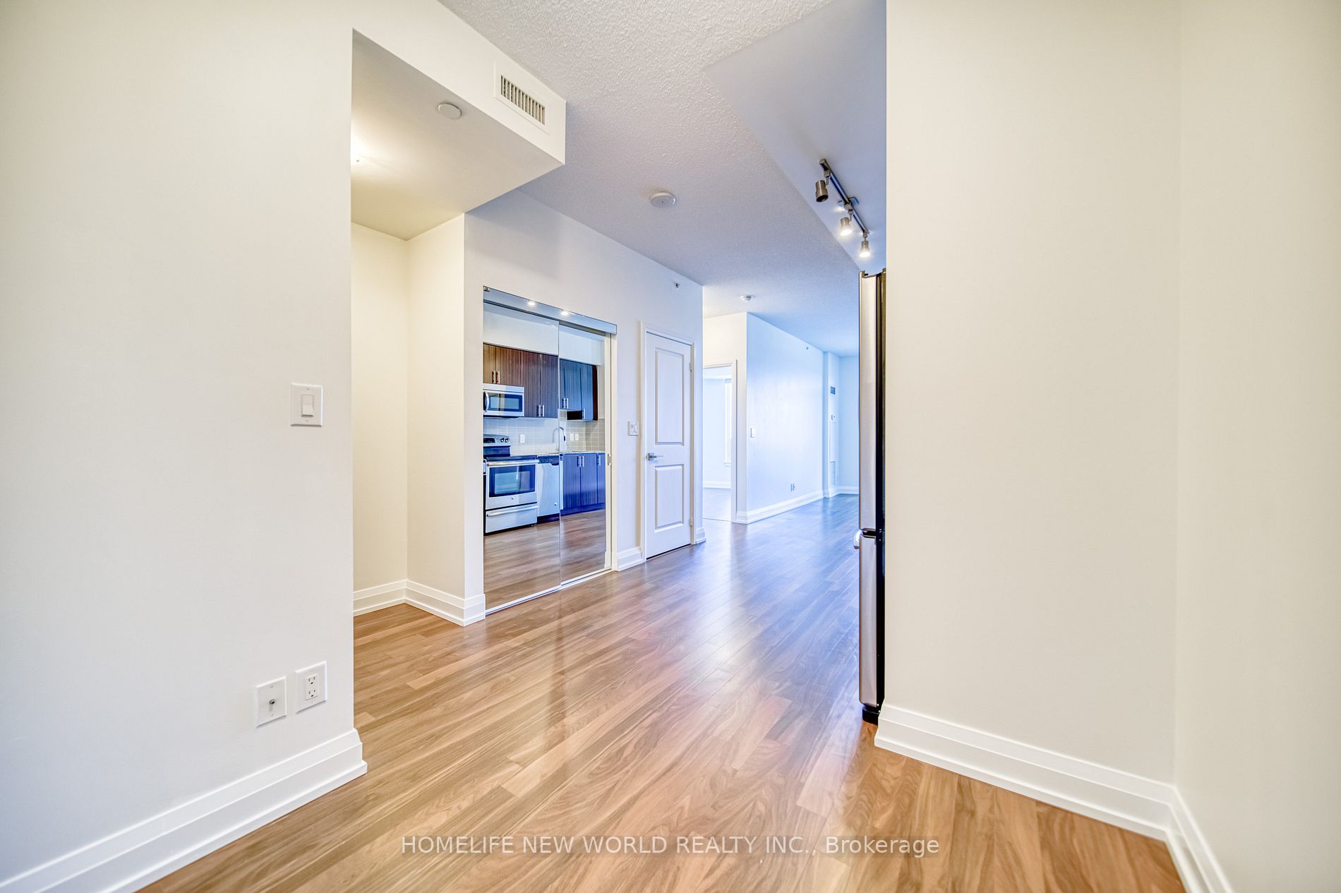 7171 Yonge Street, #2706
