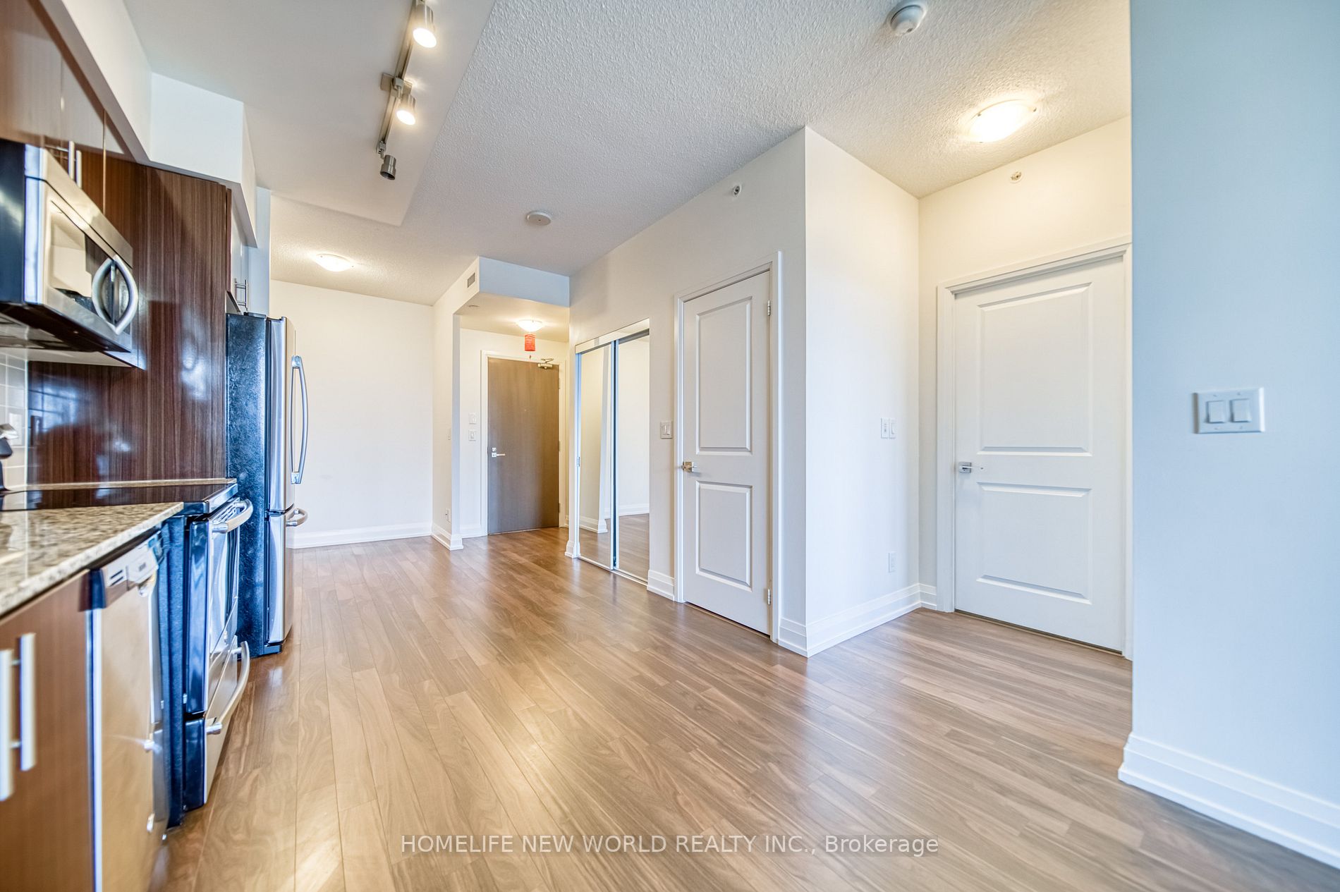 7171 Yonge Street, #2706