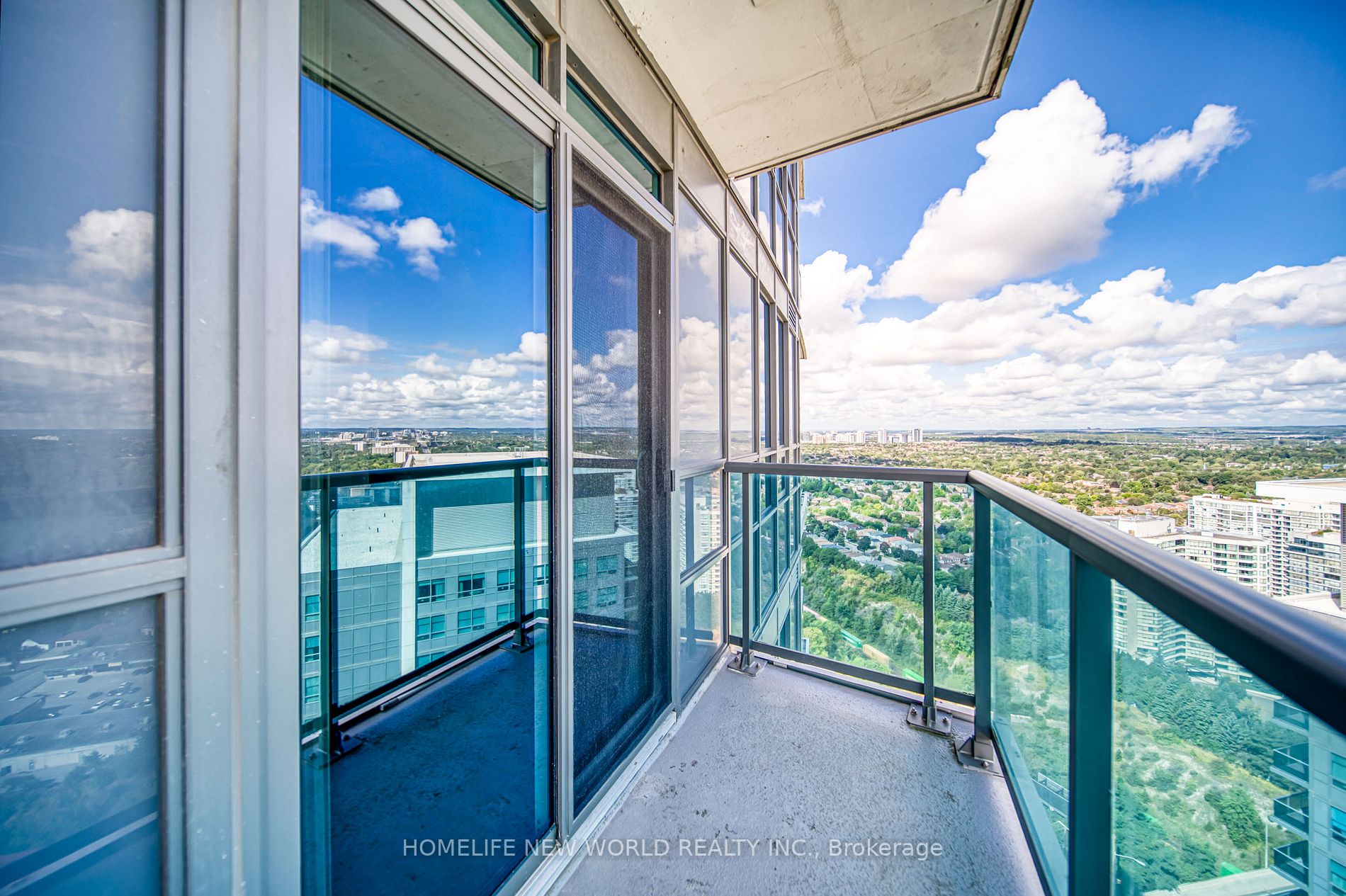 7171 Yonge Street, #2706