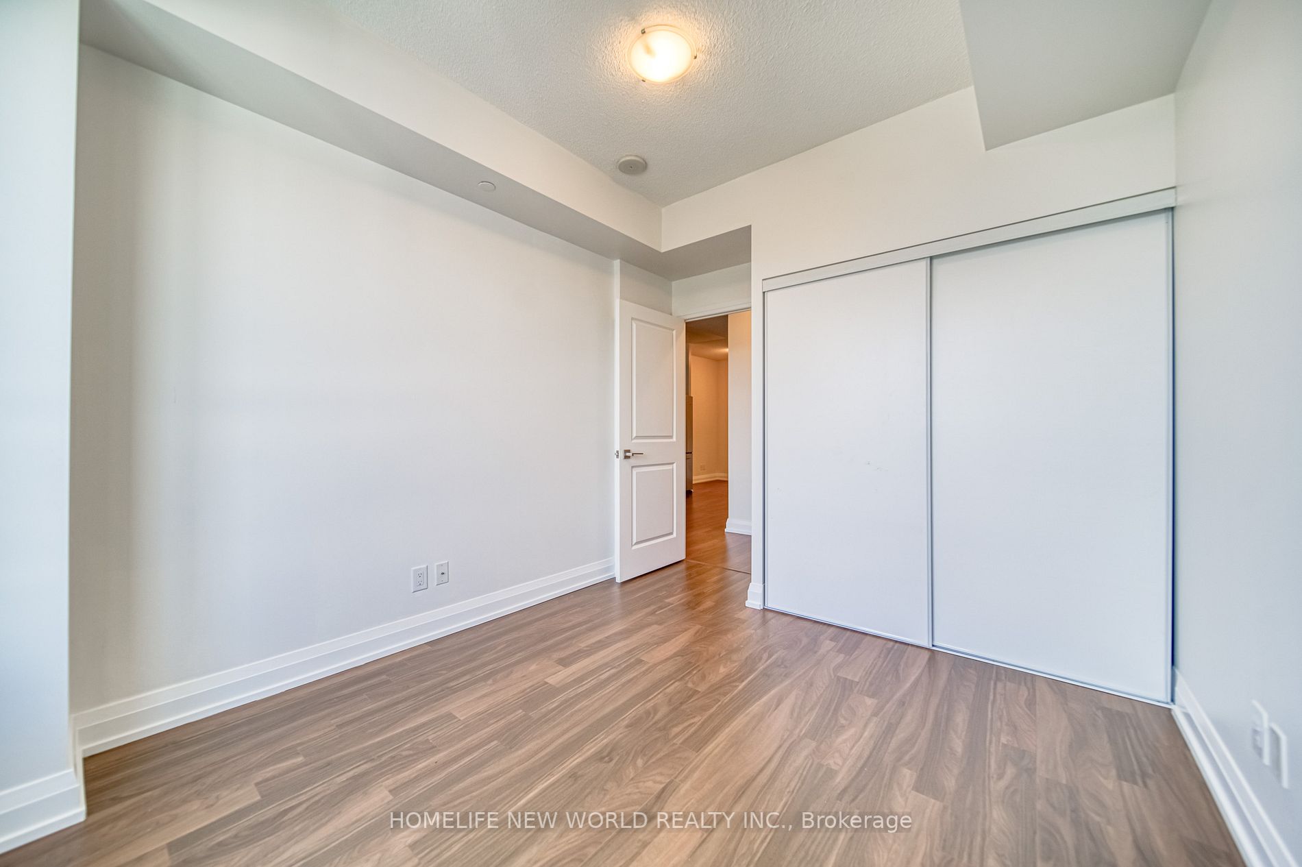 7171 Yonge Street, #2706