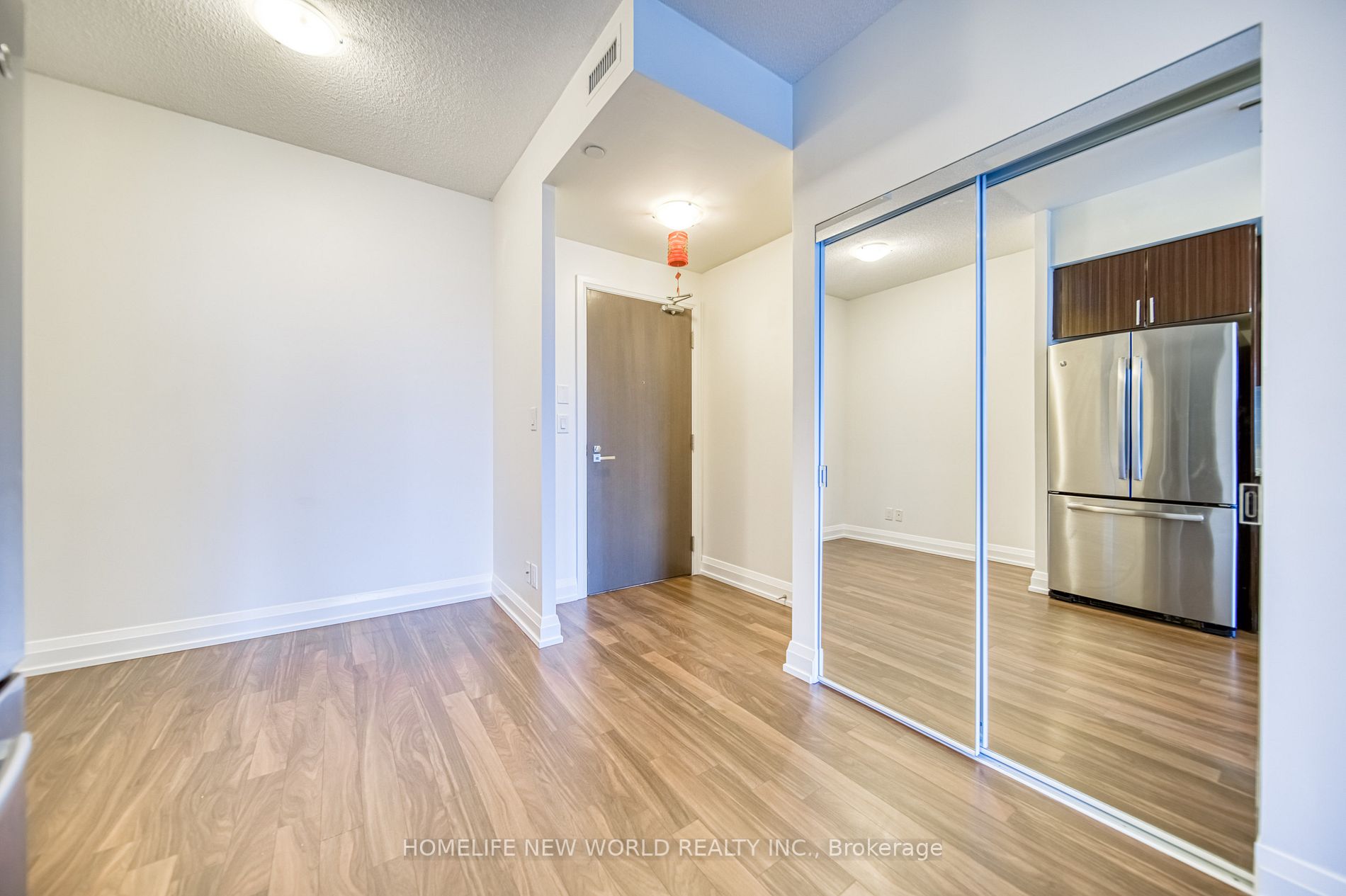 7171 Yonge Street, #2706