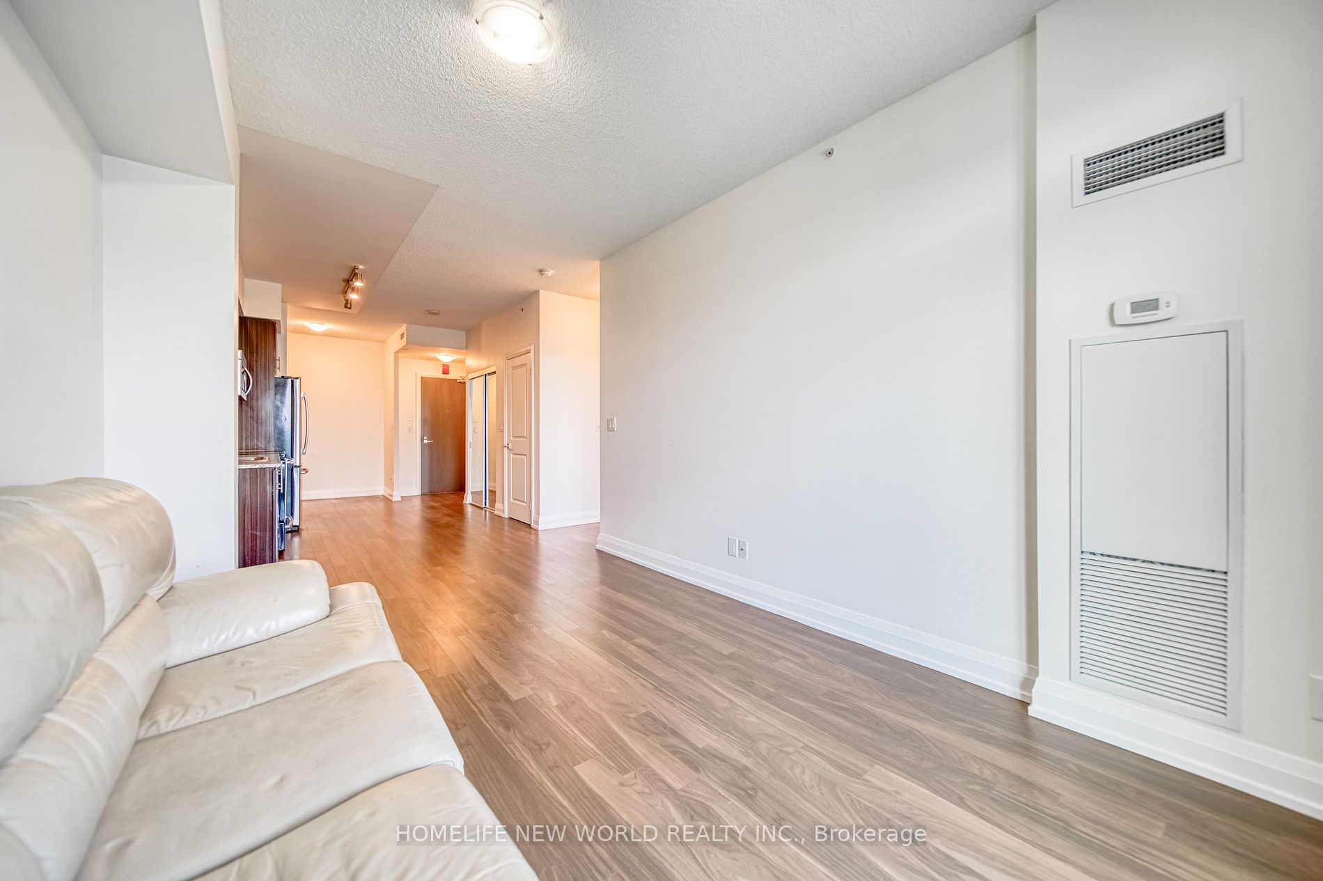 7171 Yonge Street, #2706