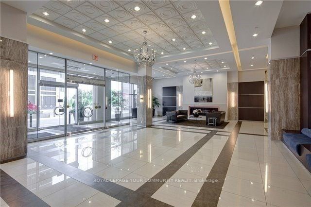 7161 Yonge St, #1822