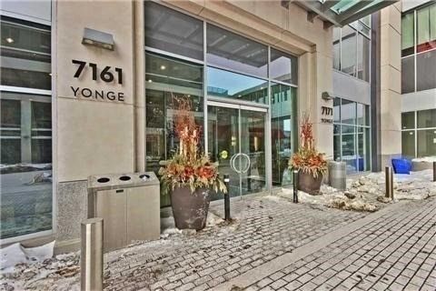 7161 Yonge St, #1822
