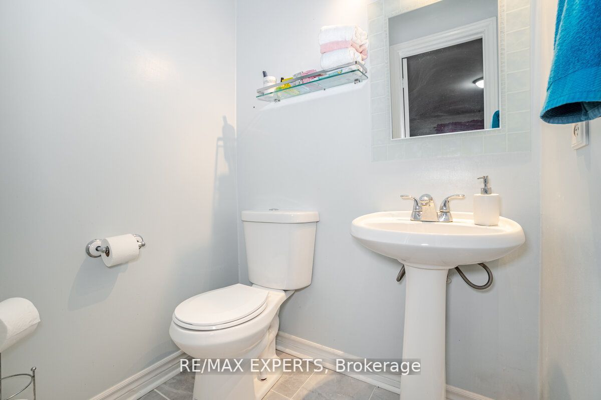 102 Zima Cres
