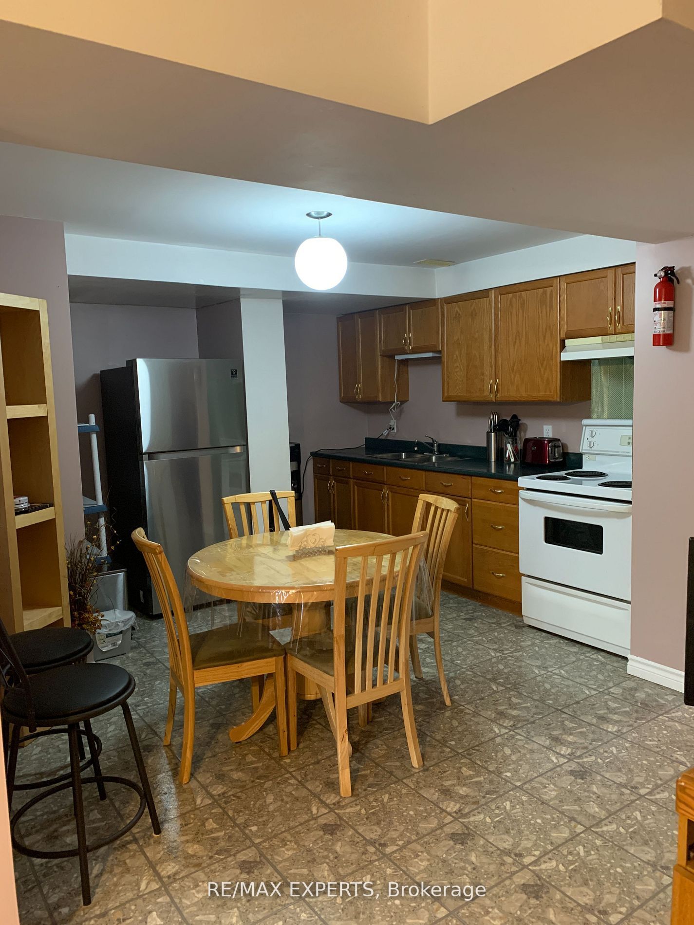 102 Zima Cres