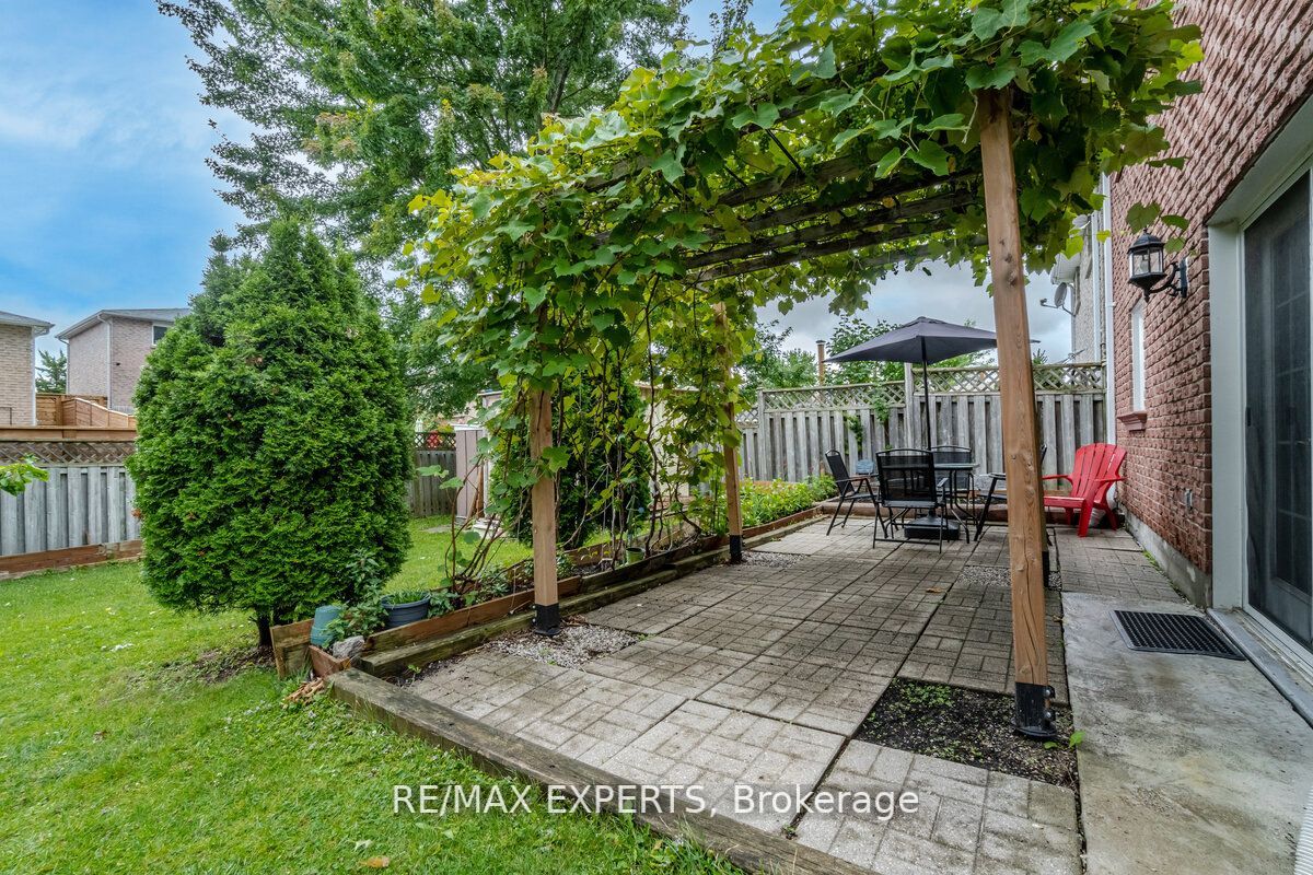 102 Zima Cres