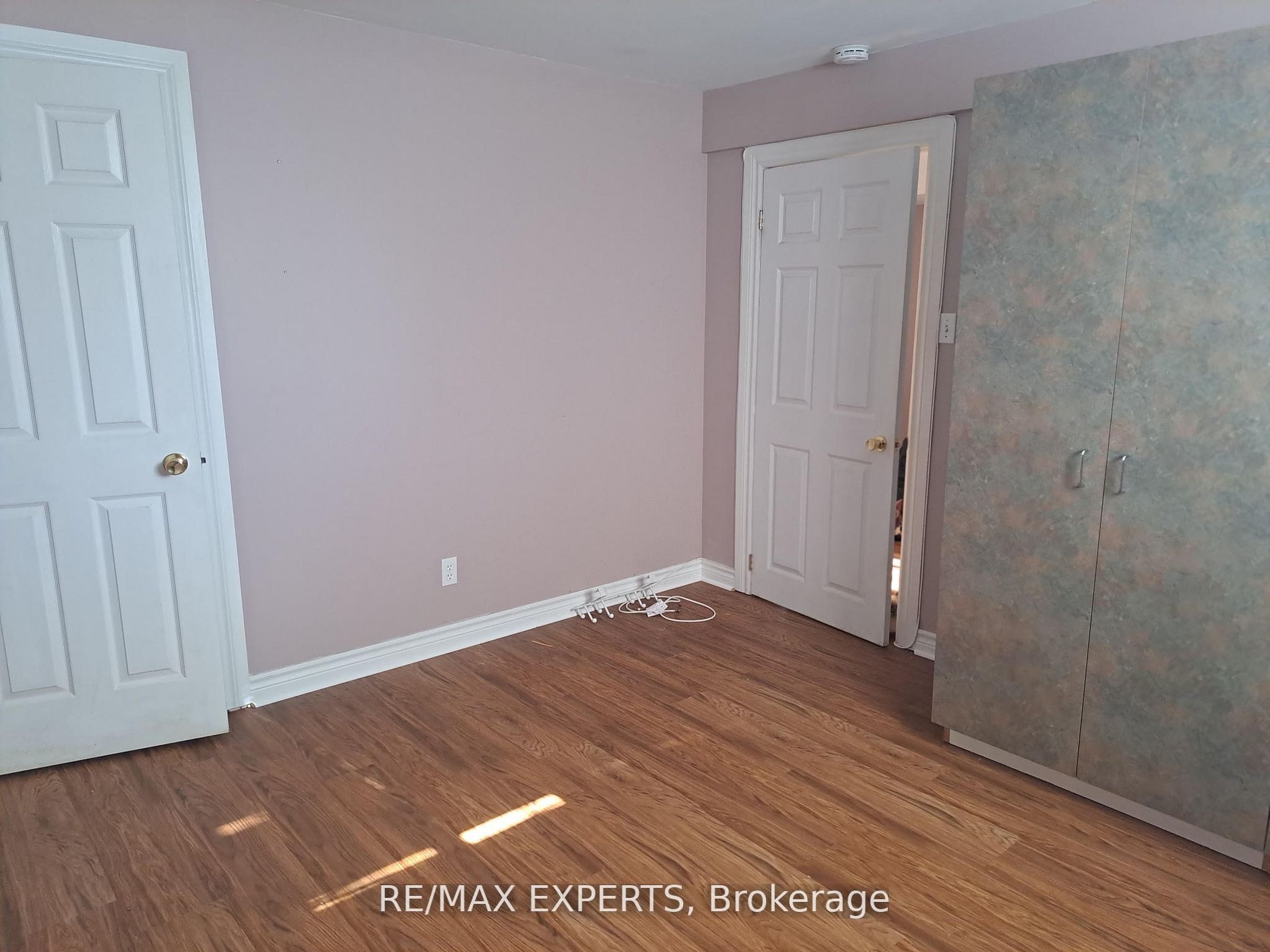 102 Zima Cres