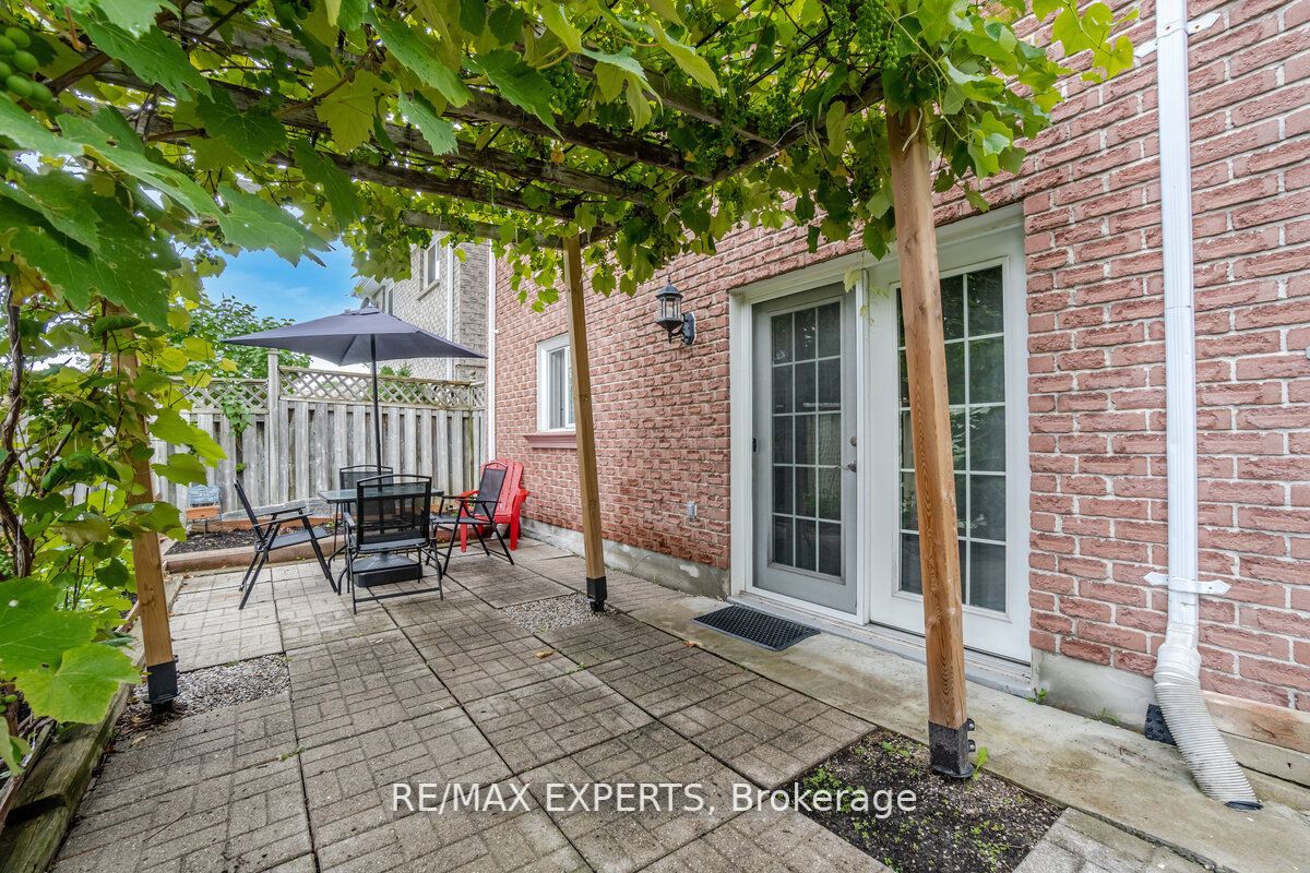 102 Zima Cres