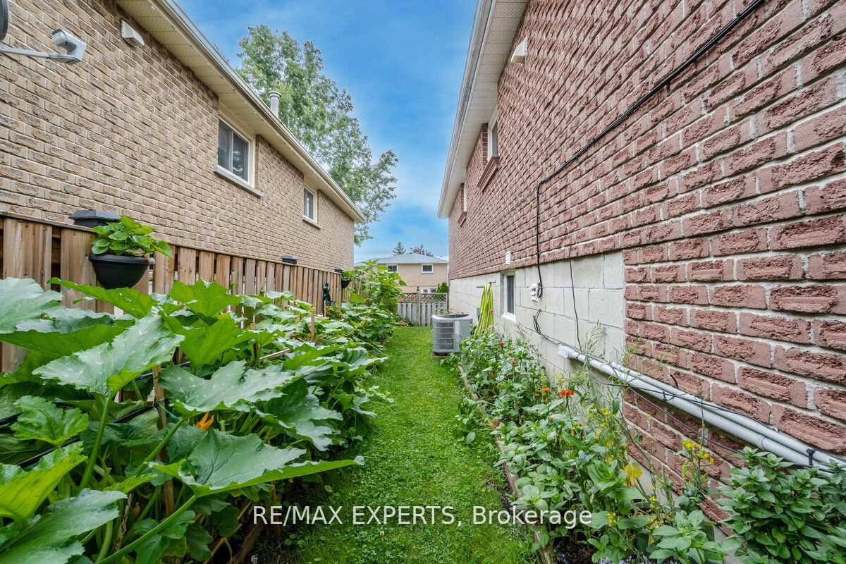 102 Zima Cres