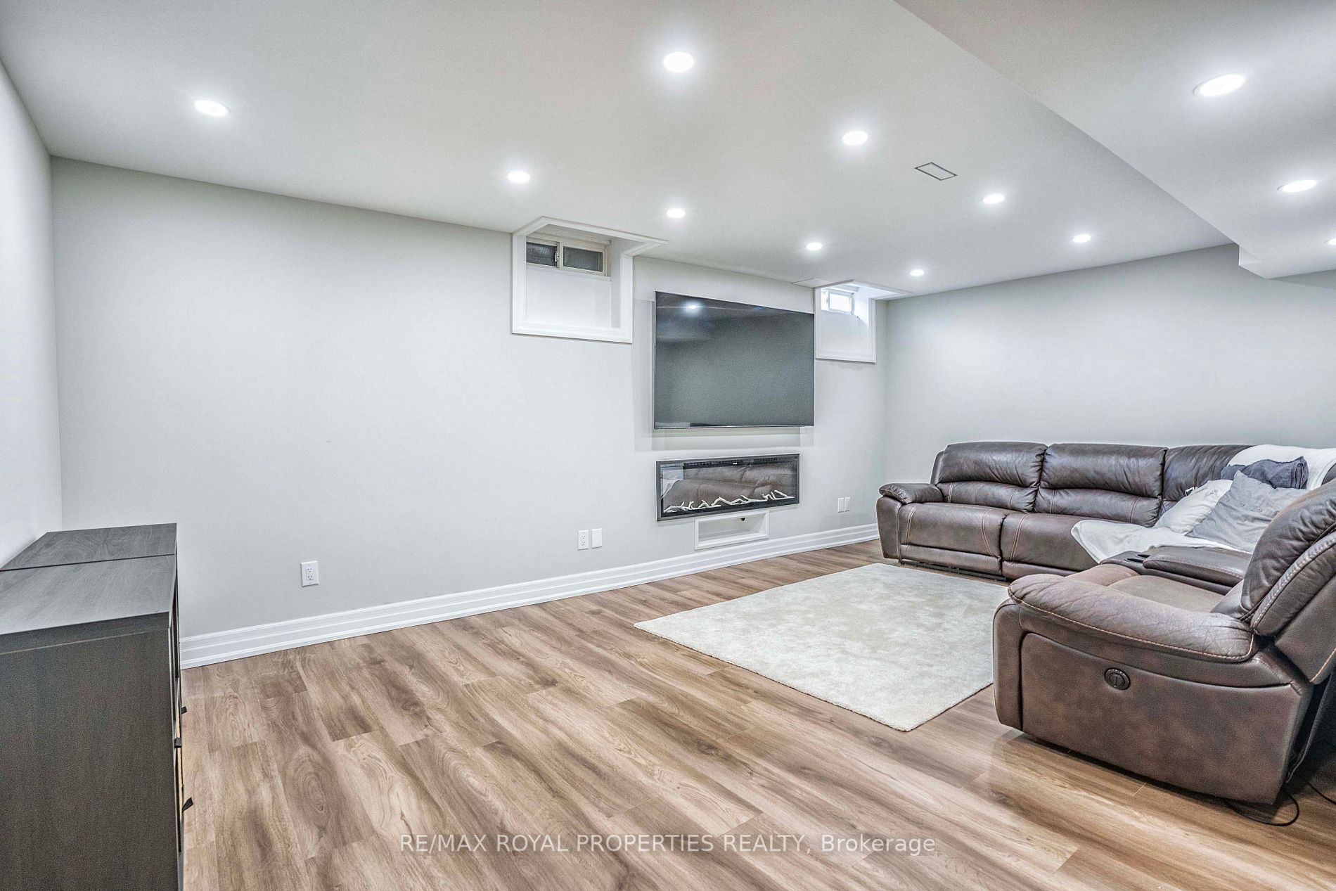 16 Mckay Ave