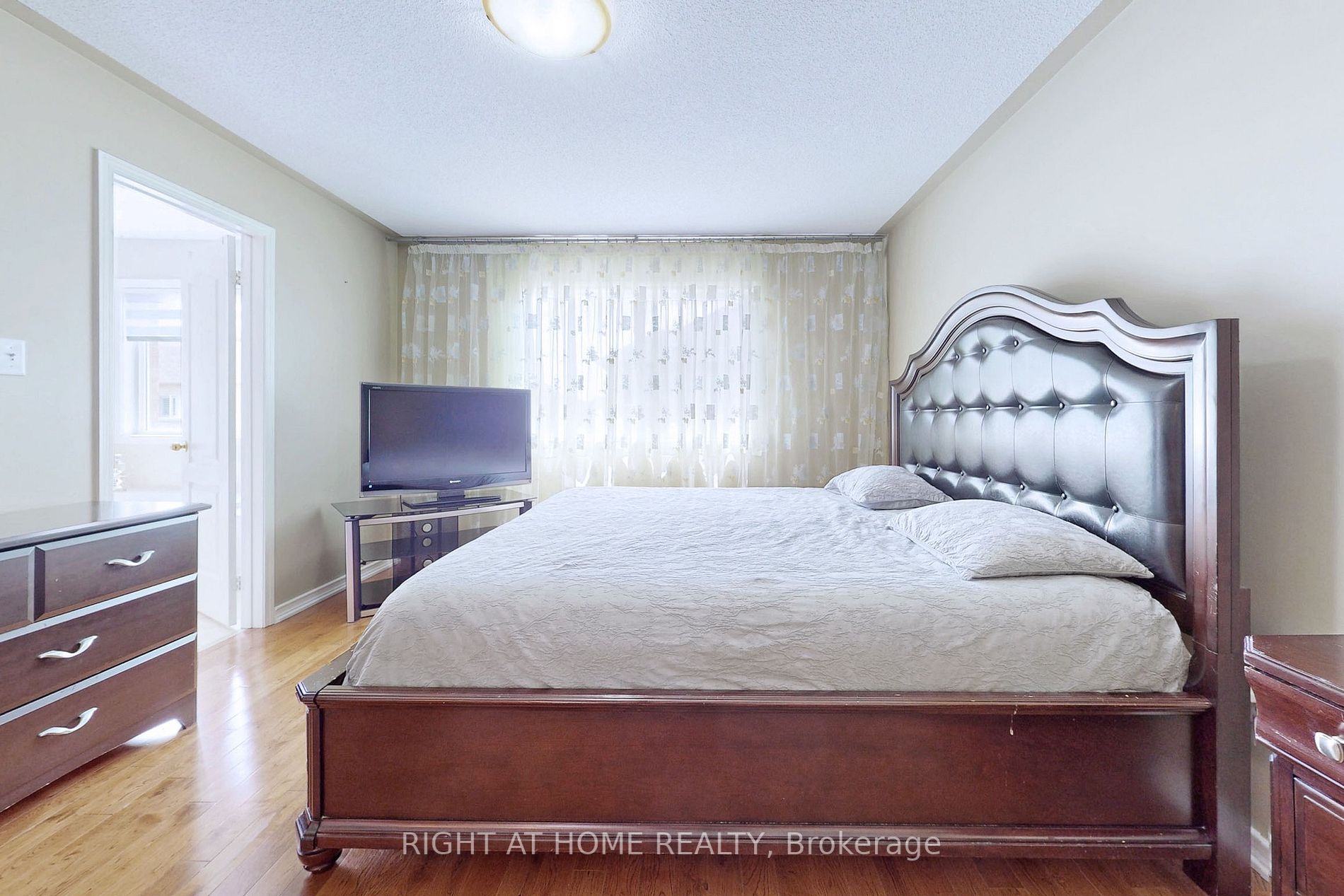 152 Dolce Cres