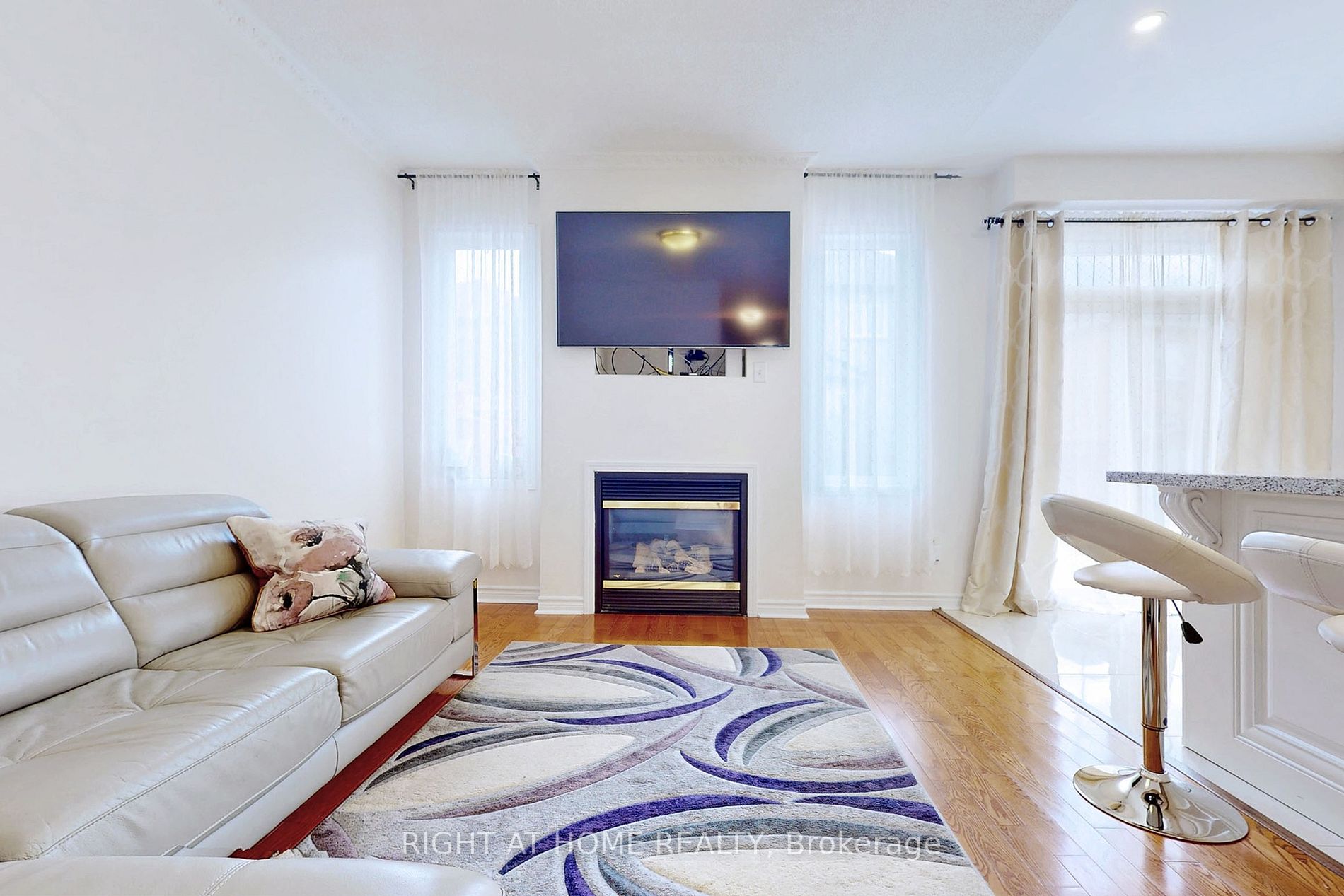 152 Dolce Cres
