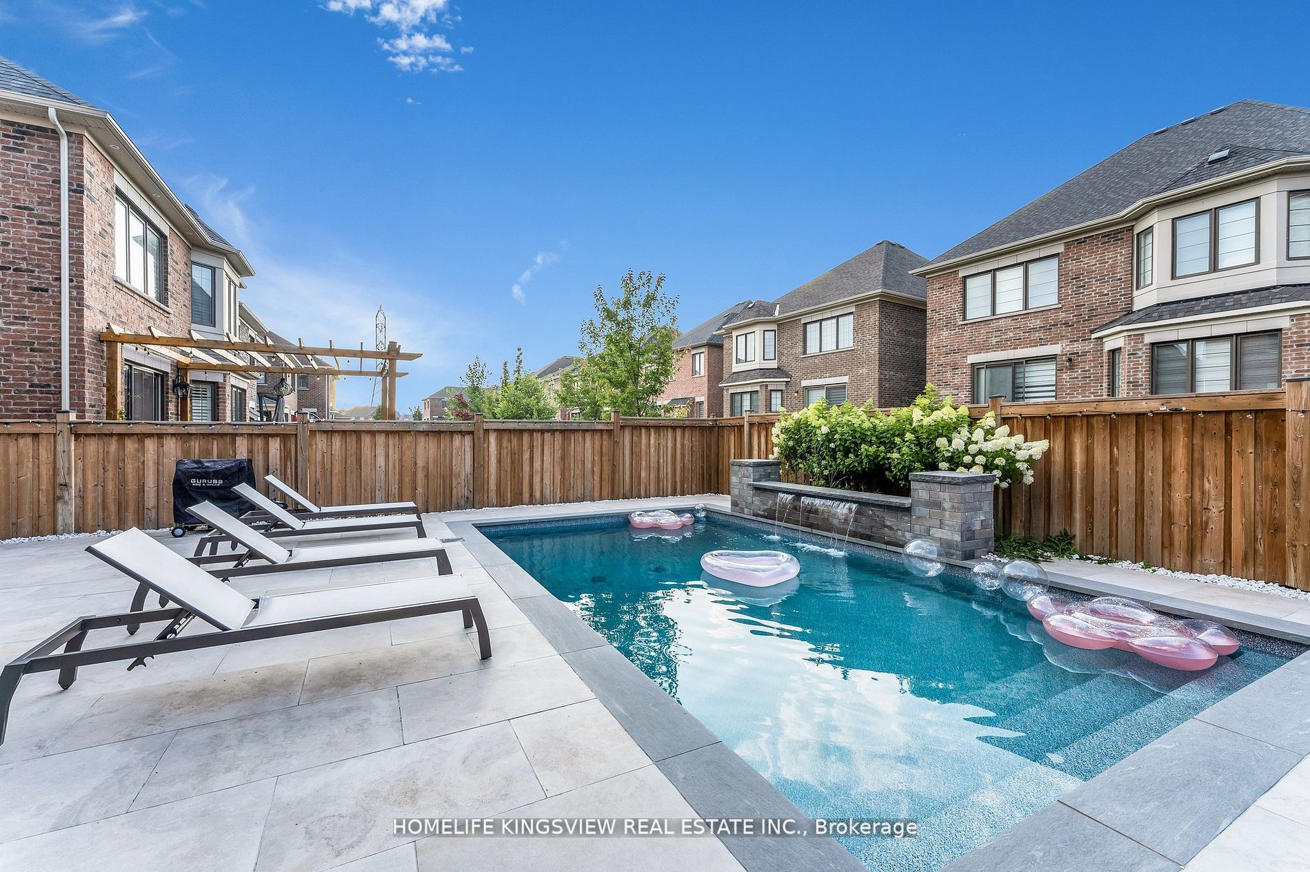 48 Pierre Berton Blvd