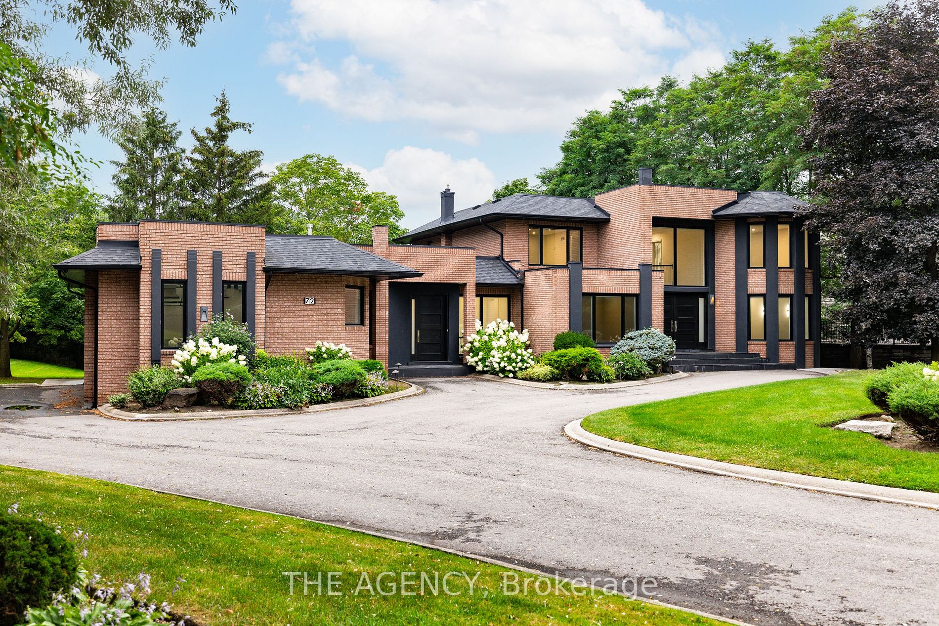 72 Cowan Dr