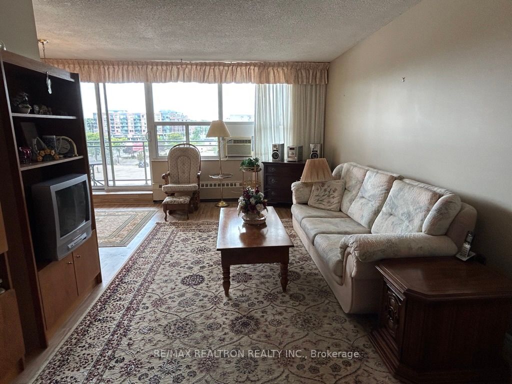 180 Dudley Ave, #408