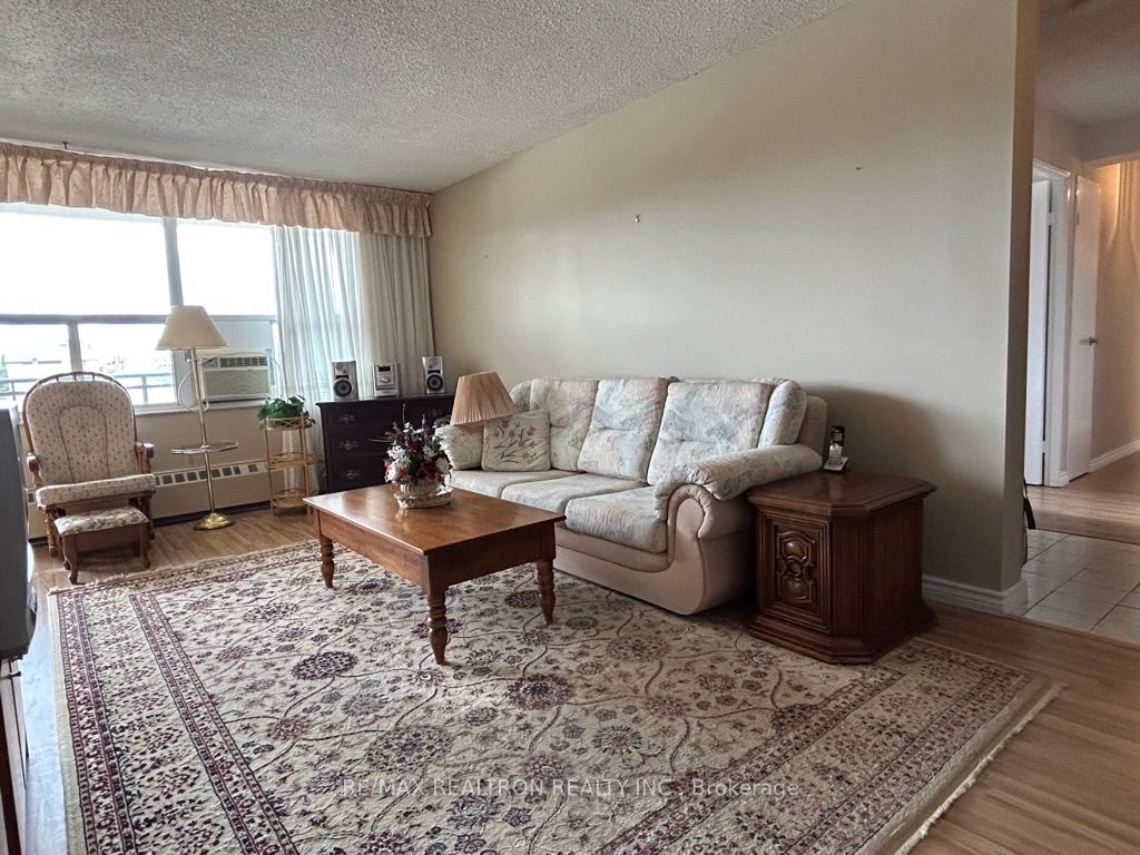 180 Dudley Ave, #408