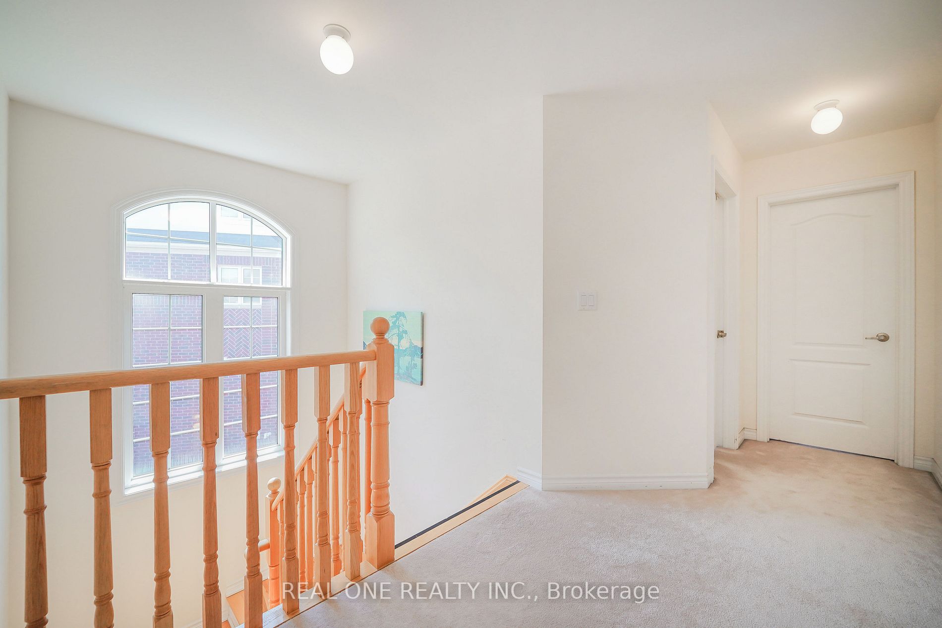 91 Living Cres