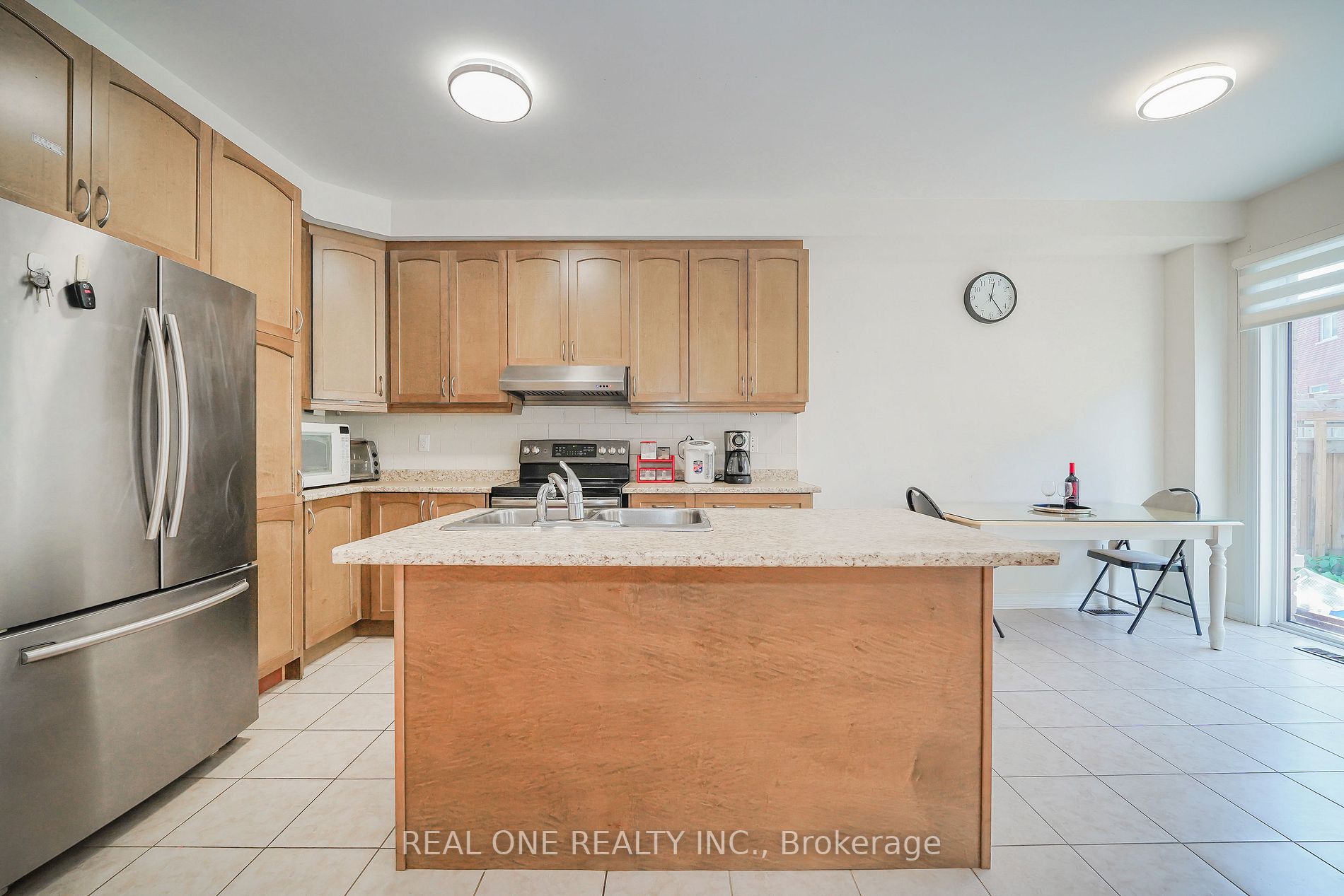91 Living Cres