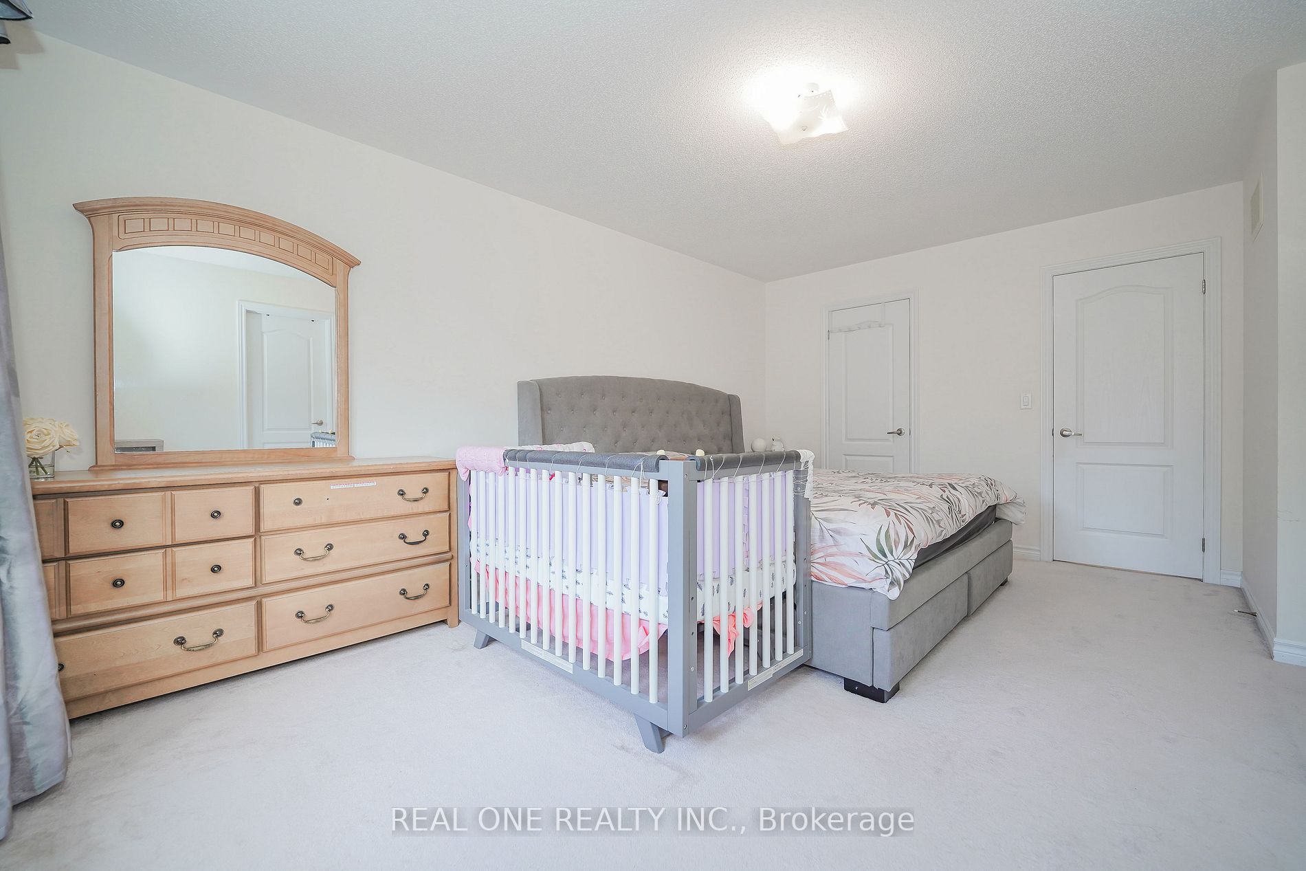91 Living Cres