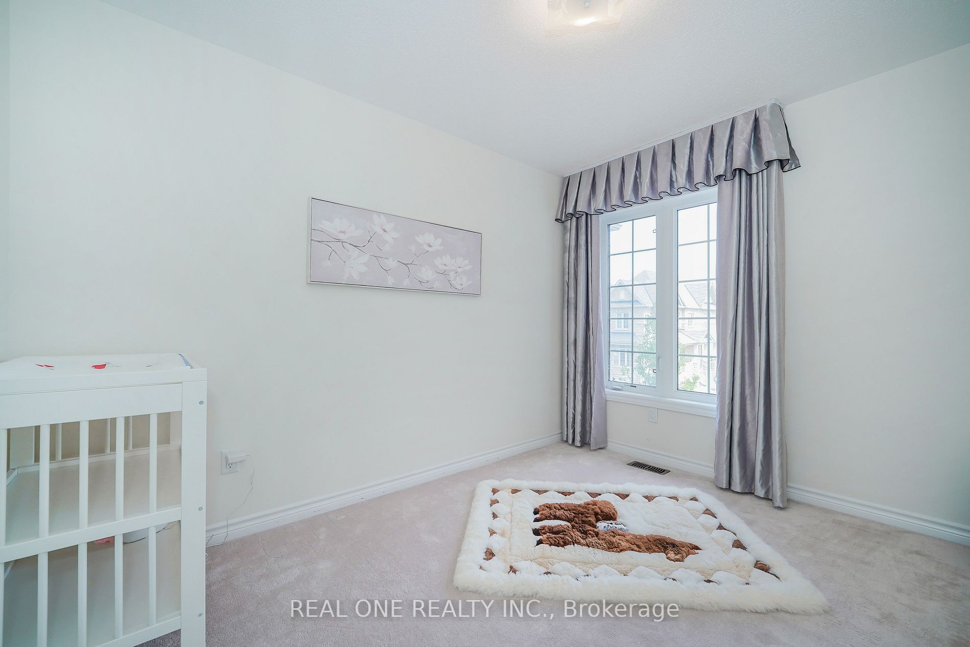 91 Living Cres