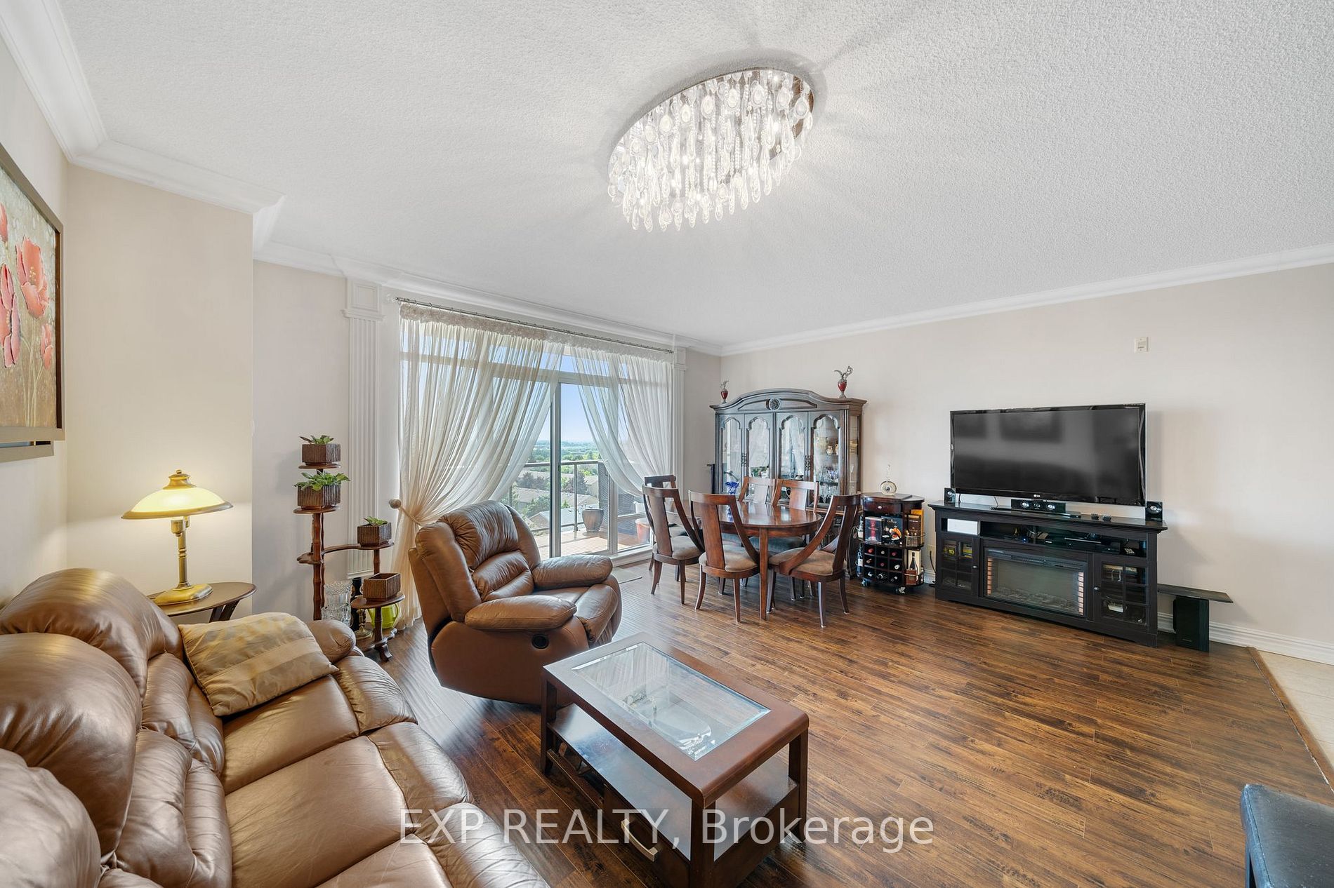 11121 Yonge St, #623