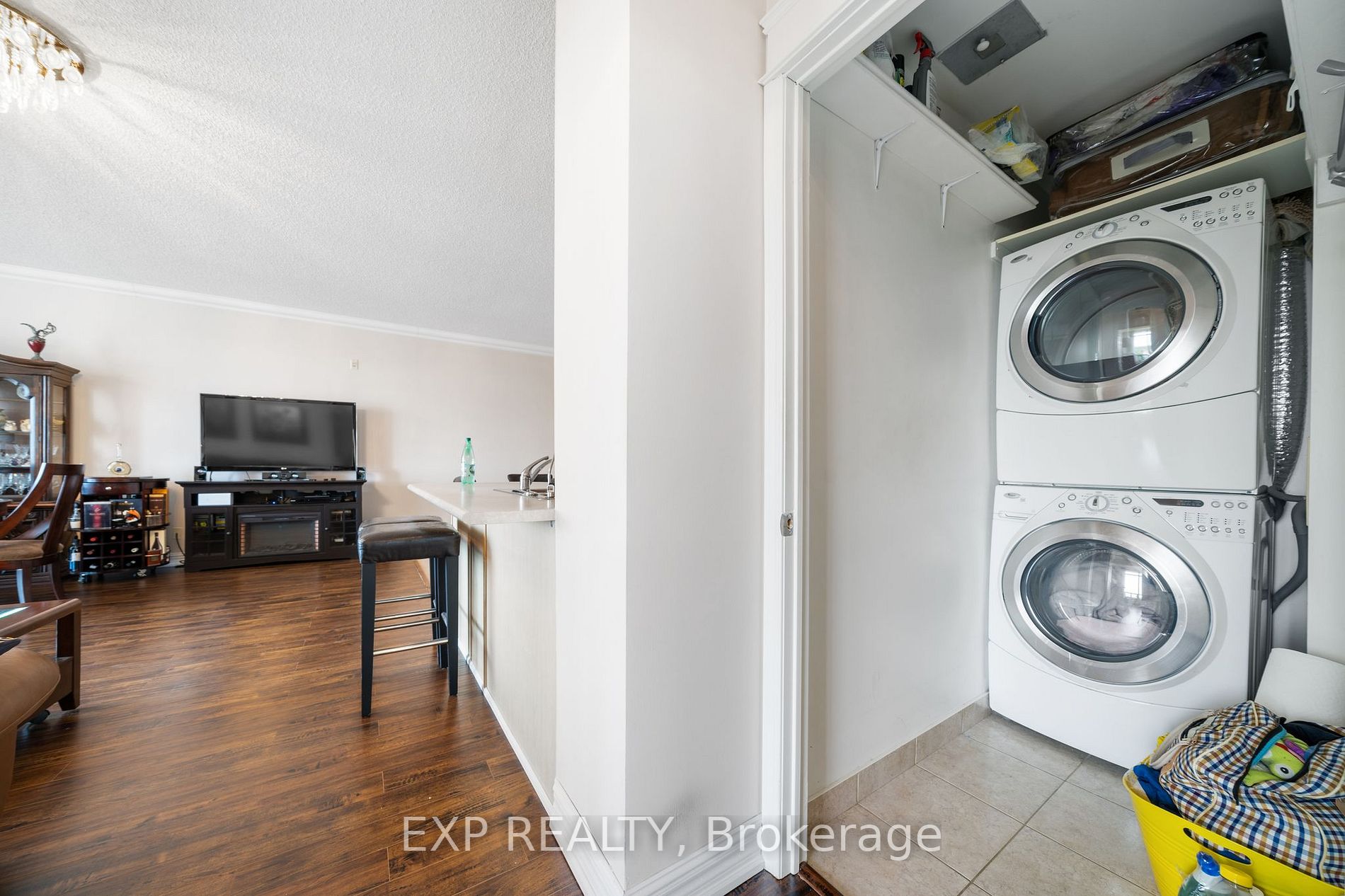 11121 Yonge St, #623