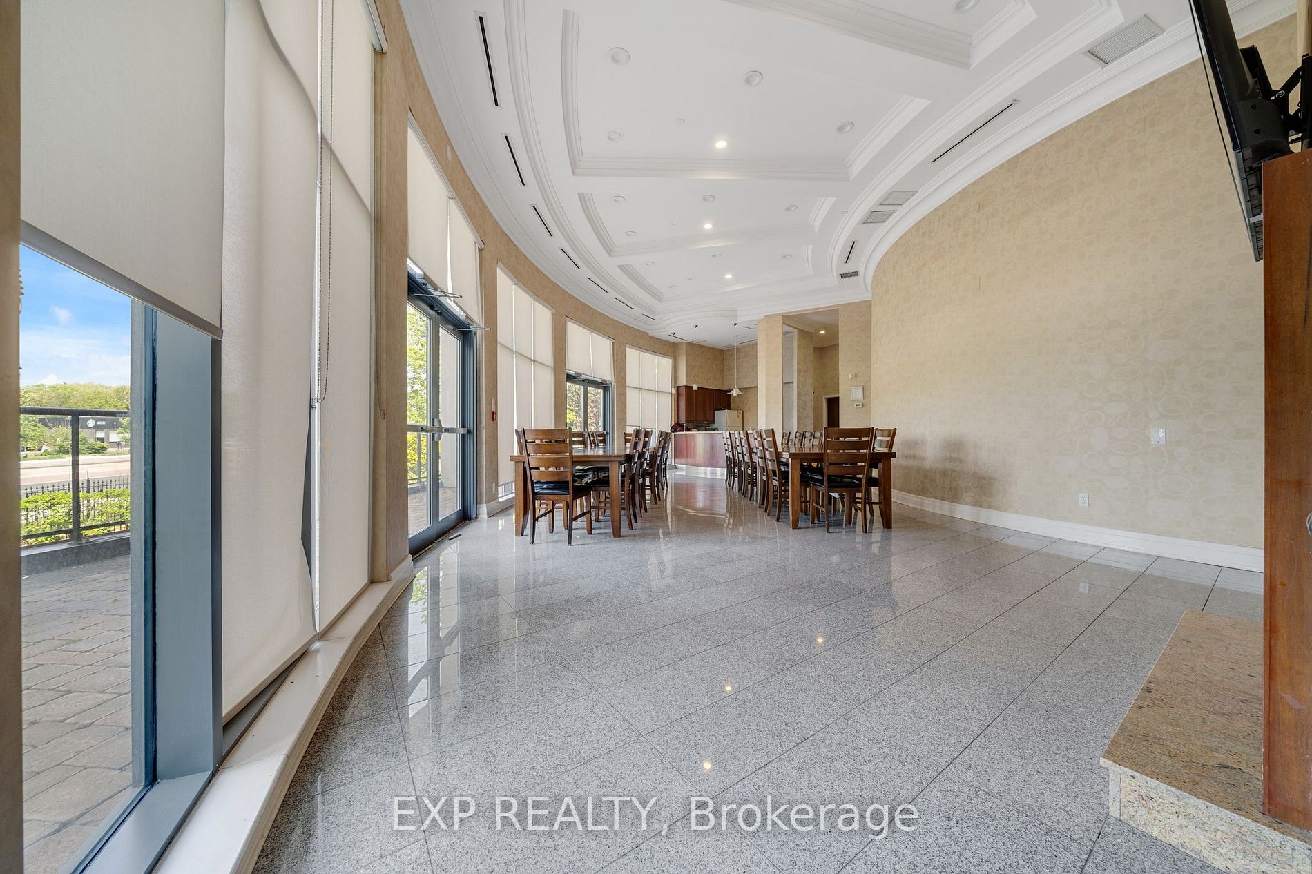 11121 Yonge St, #623