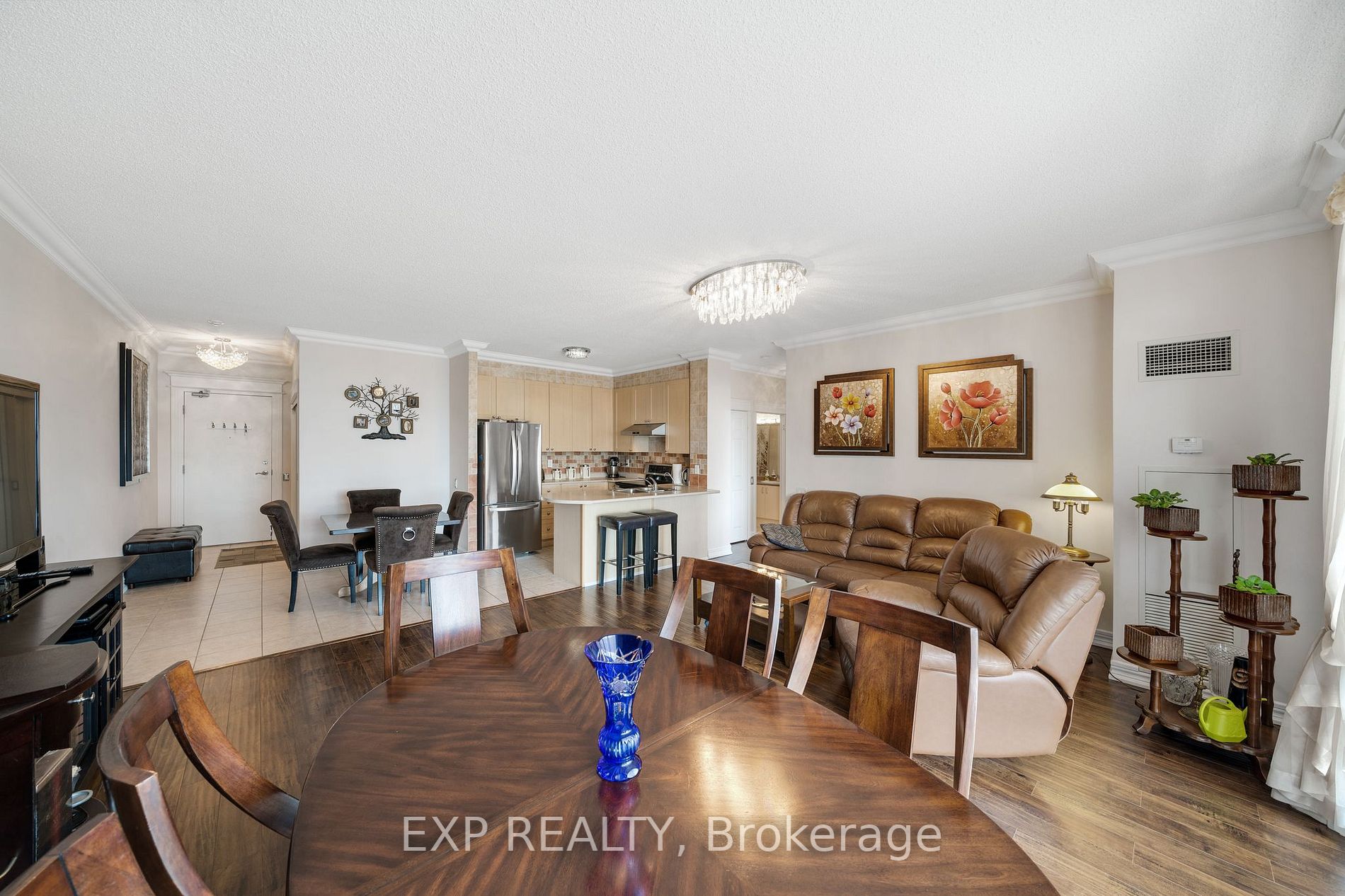 11121 Yonge St, #623