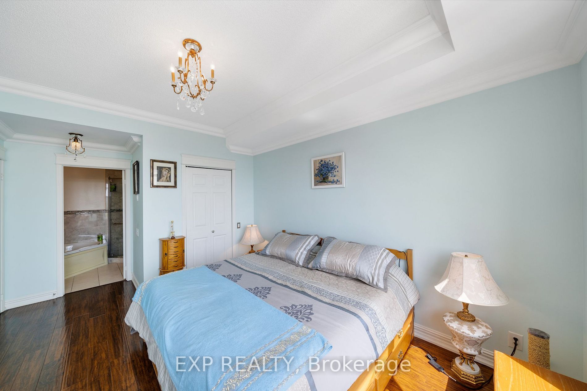 11121 Yonge St, #623